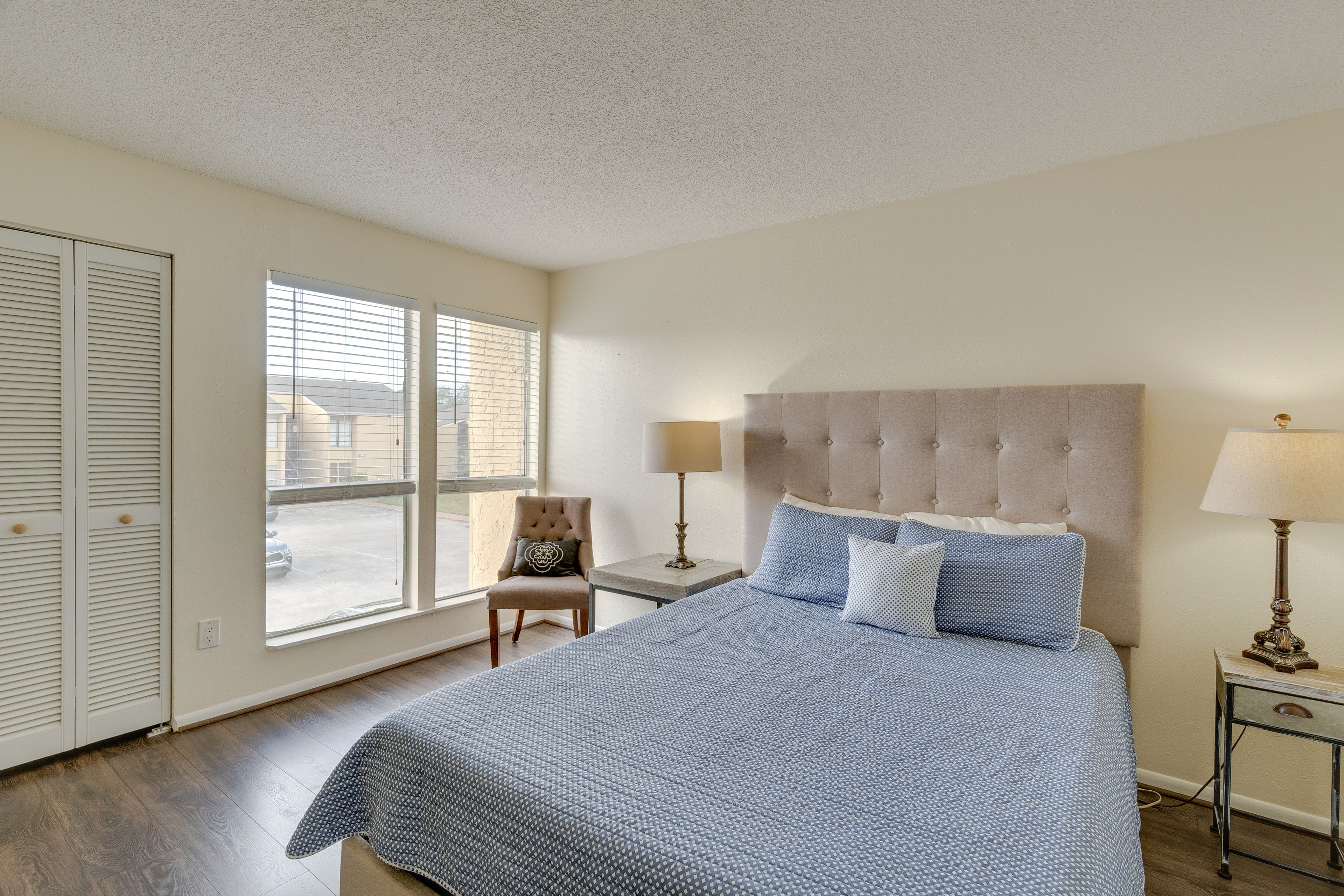 Bedroom 2 | Queen Bed