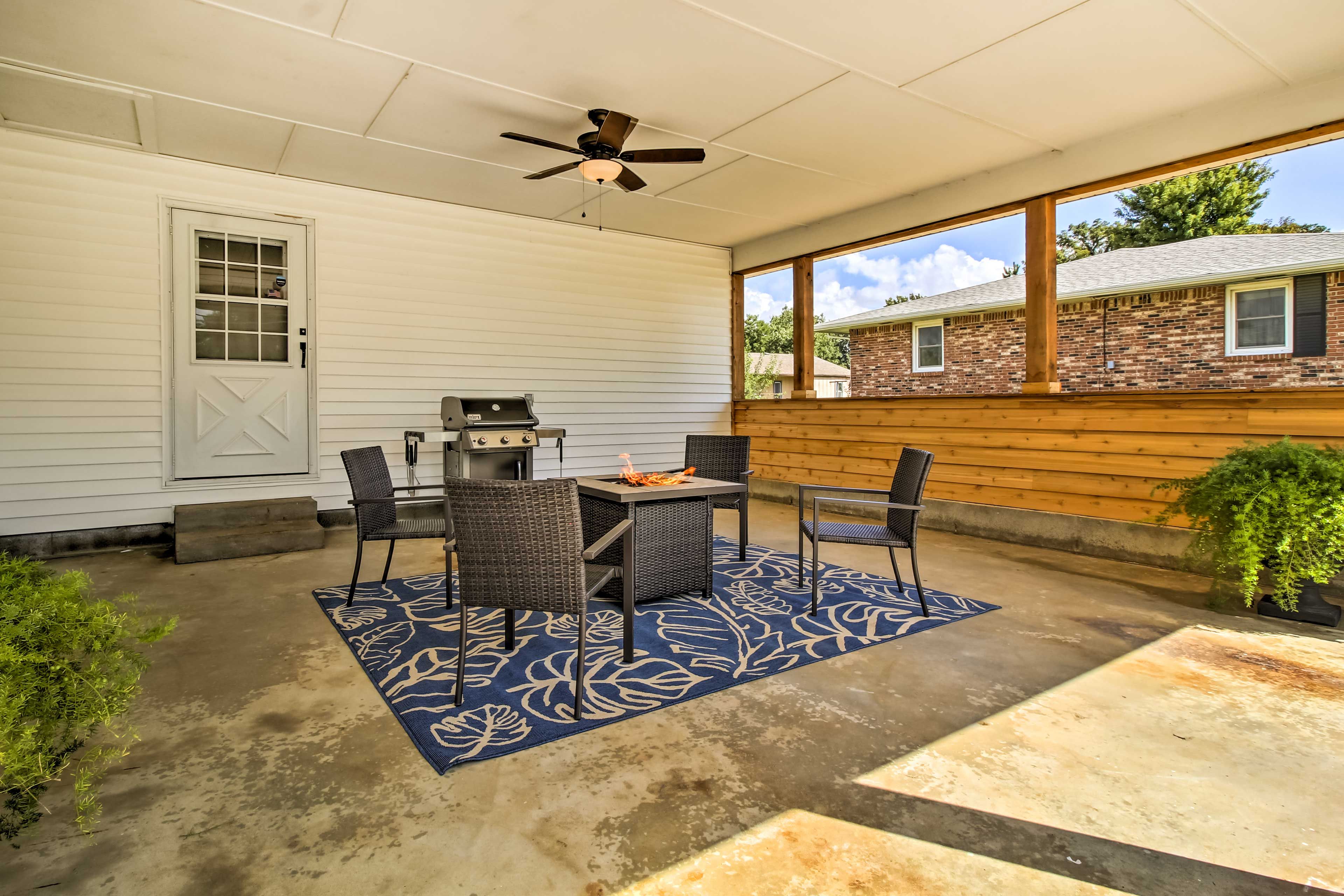 Covered Patio | Fire Pit
