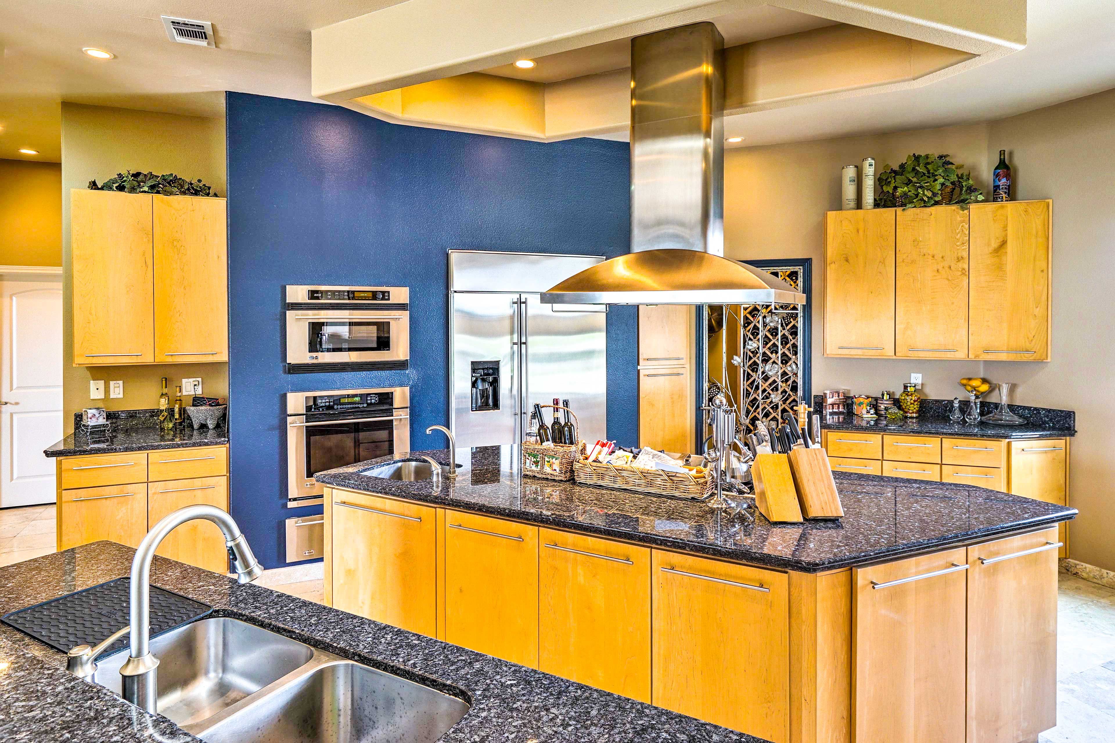 Kitchen | Toaster | Coffee Maker | Trash Bags & Paper Towels