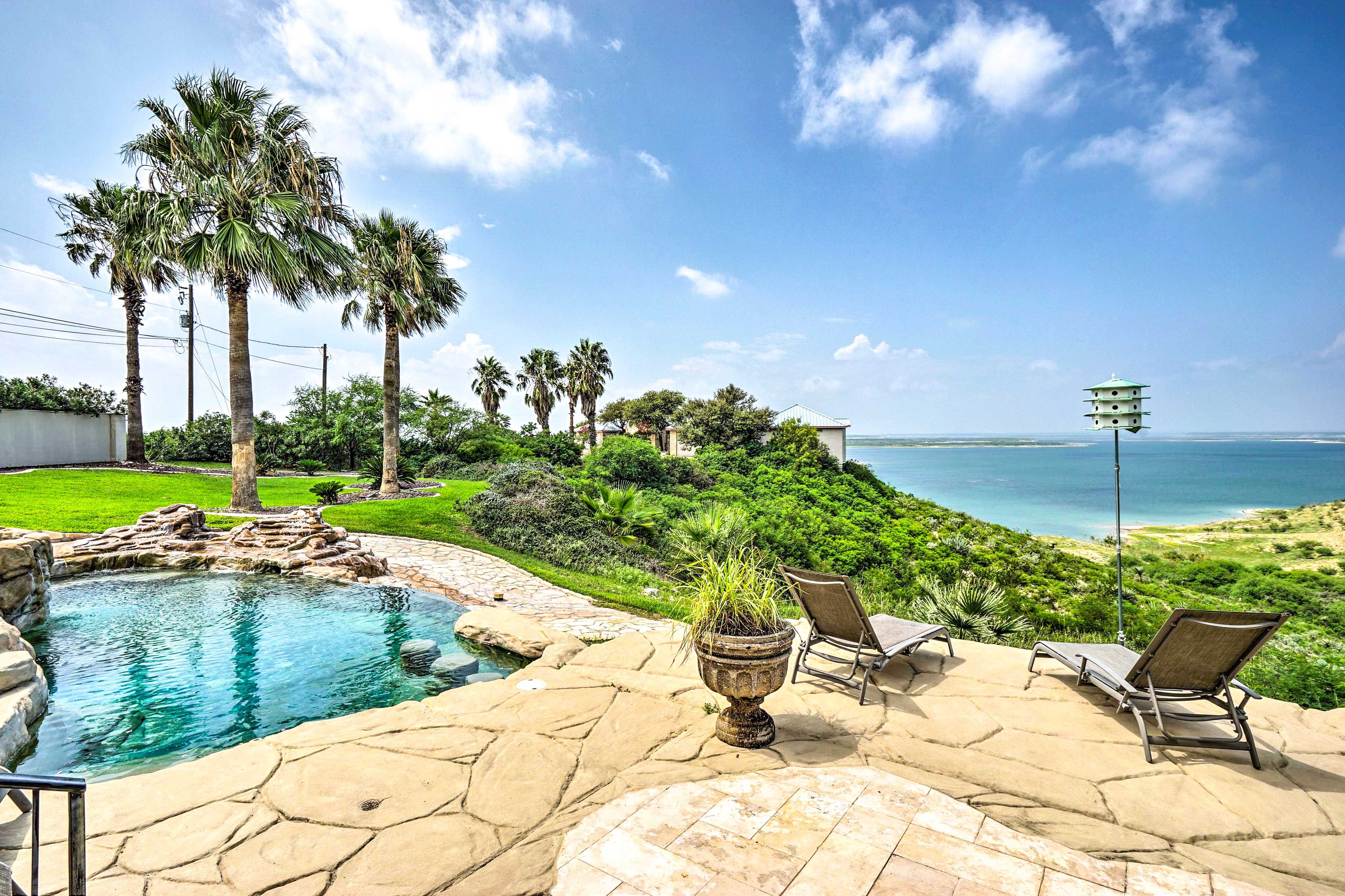 Del Rio Vacation Rental | 3BR | 2.5BA | Stairs Required | 3,000 Sq Ft