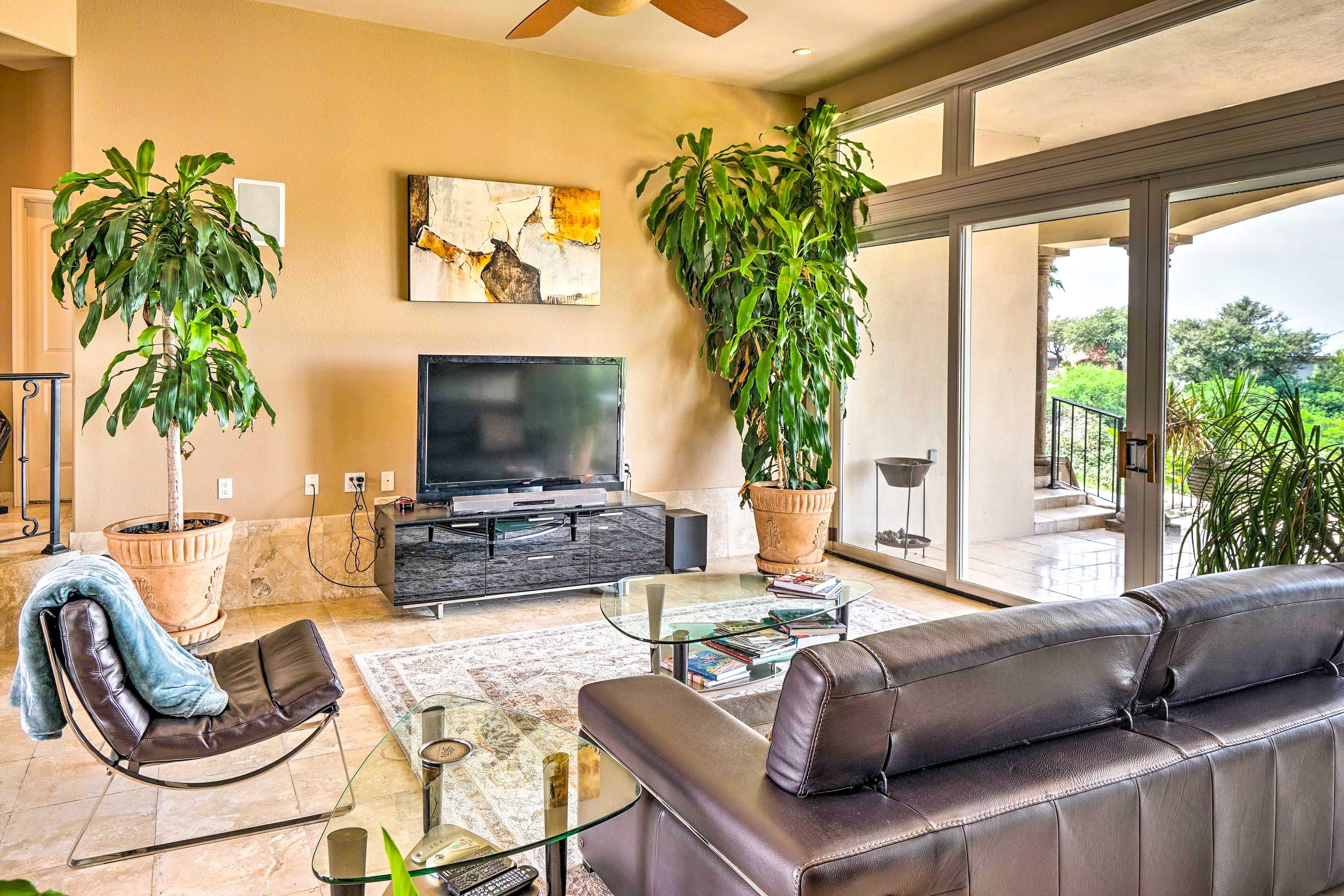 Living Room | Central A/C & Heating | 4 Flat-Screen TVs