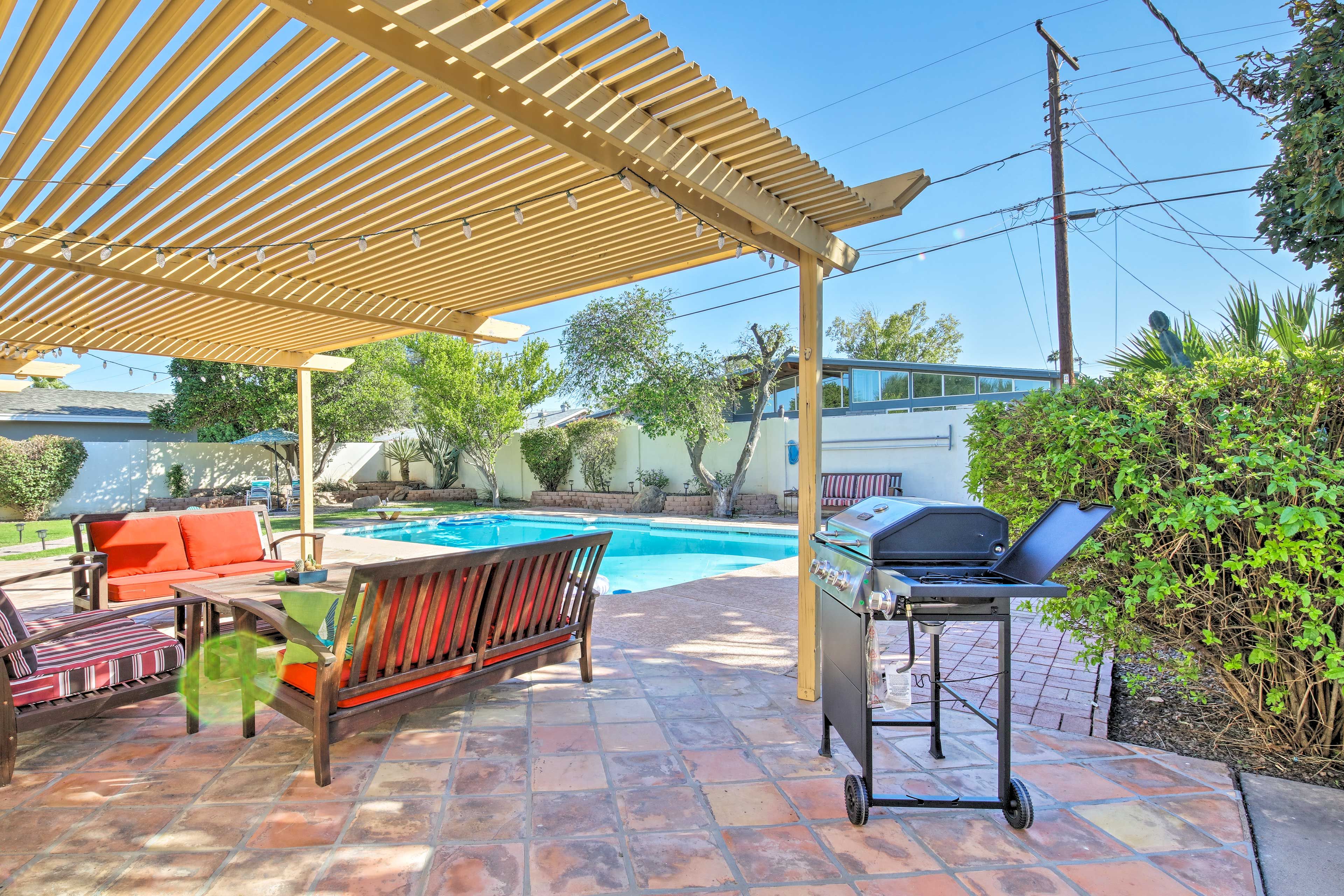 Wine and dine on the furnished patio.
