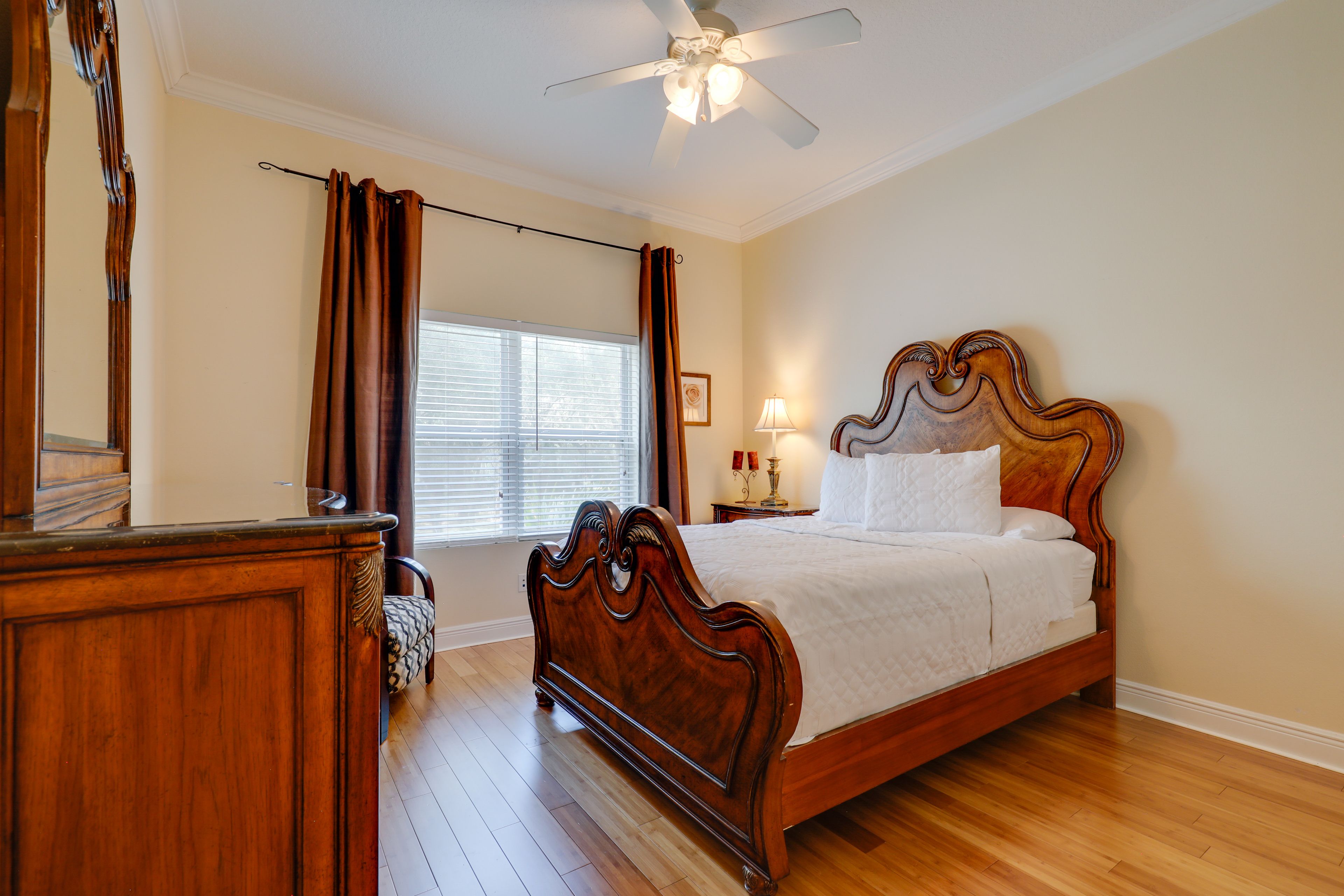Bedroom 3 | Queen Bed