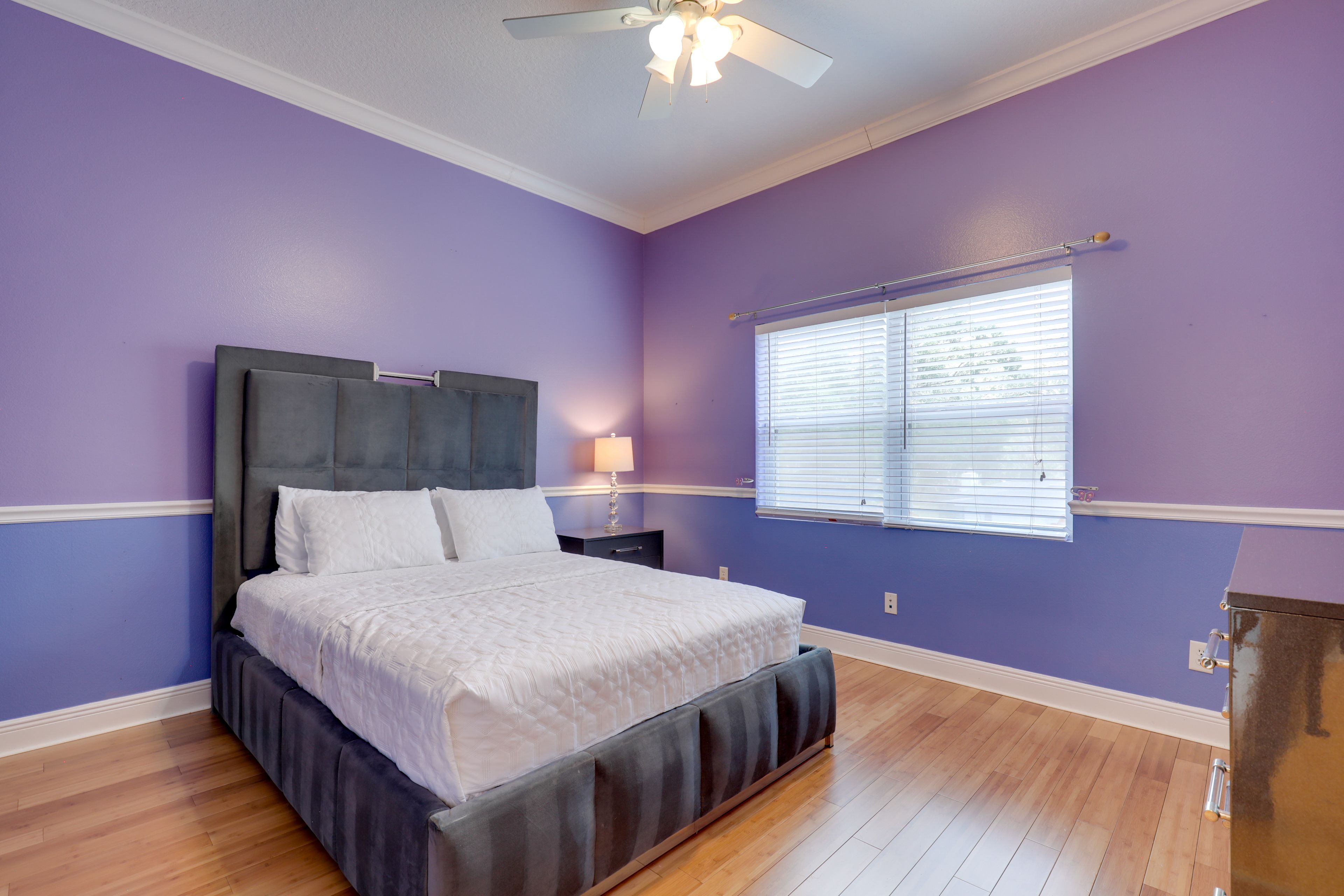 Bedroom 5 | Queen Bed