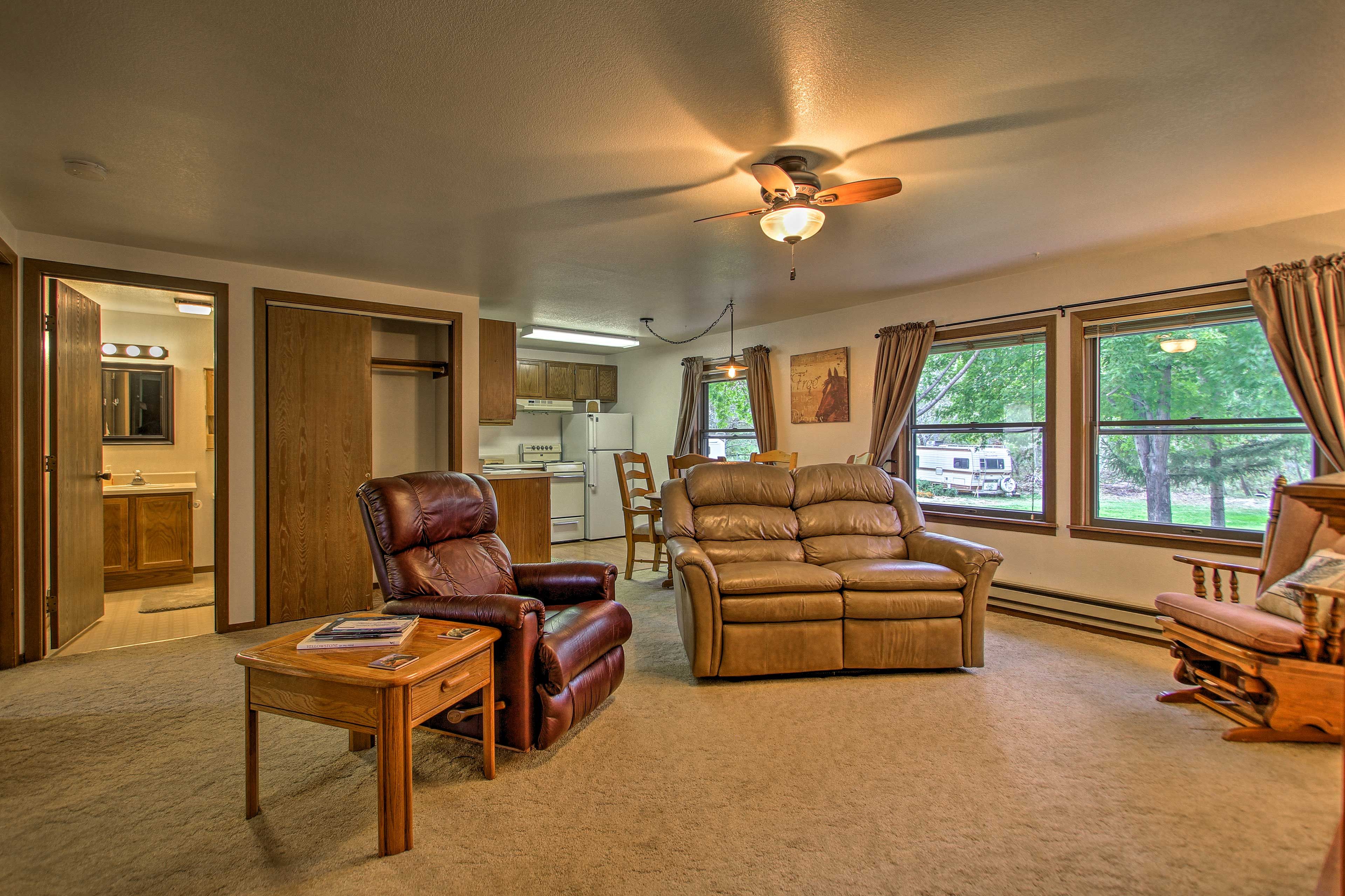 Living Room | Free WiFi