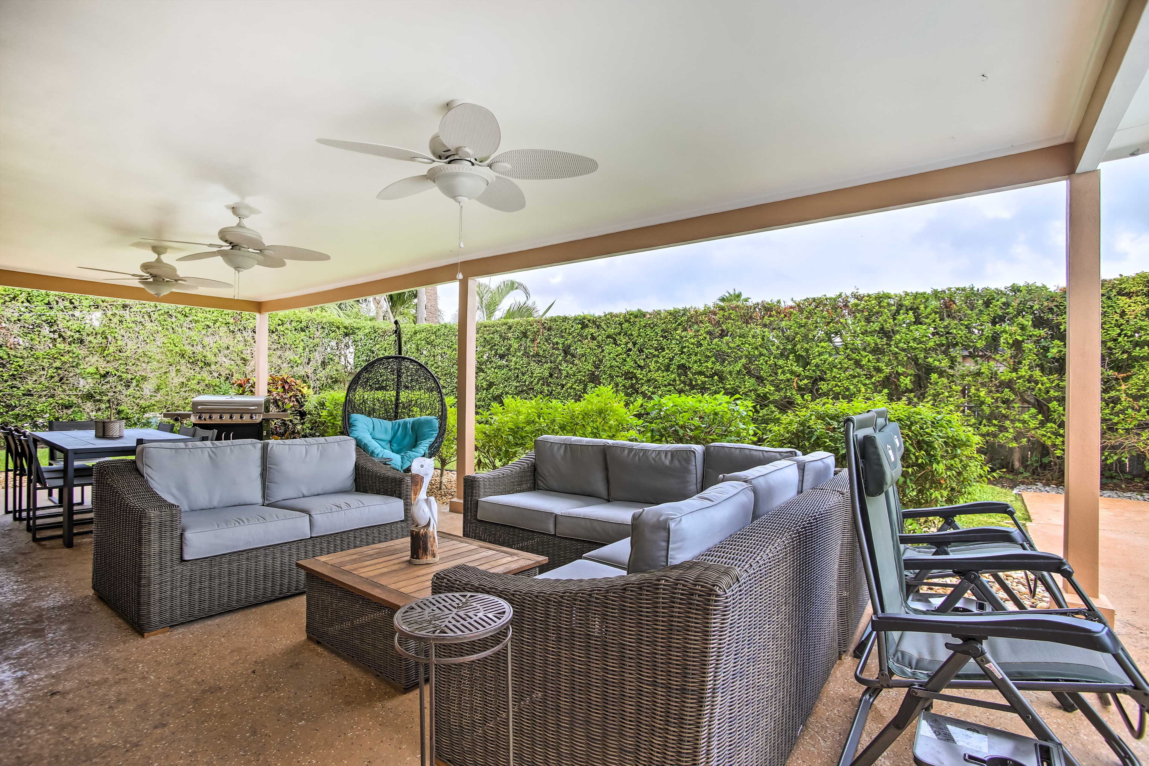 Covered Patio | Lounge Furniture | Outdoor Dining
