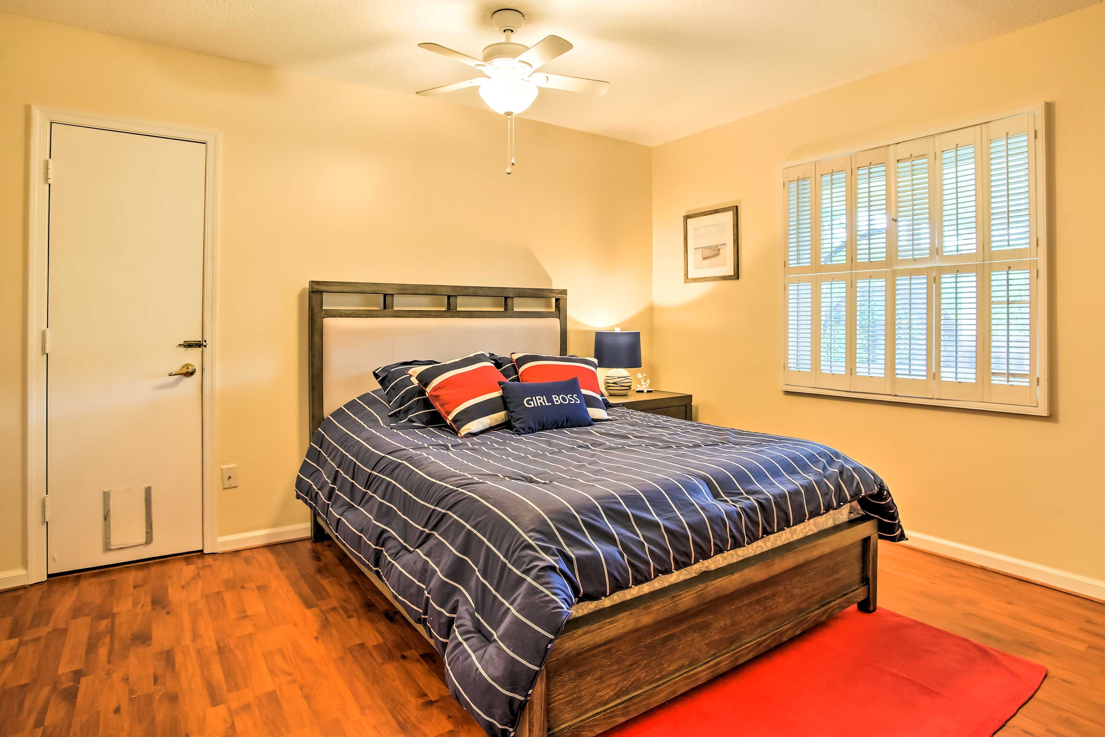 Bedroom 2 | Queen Bed