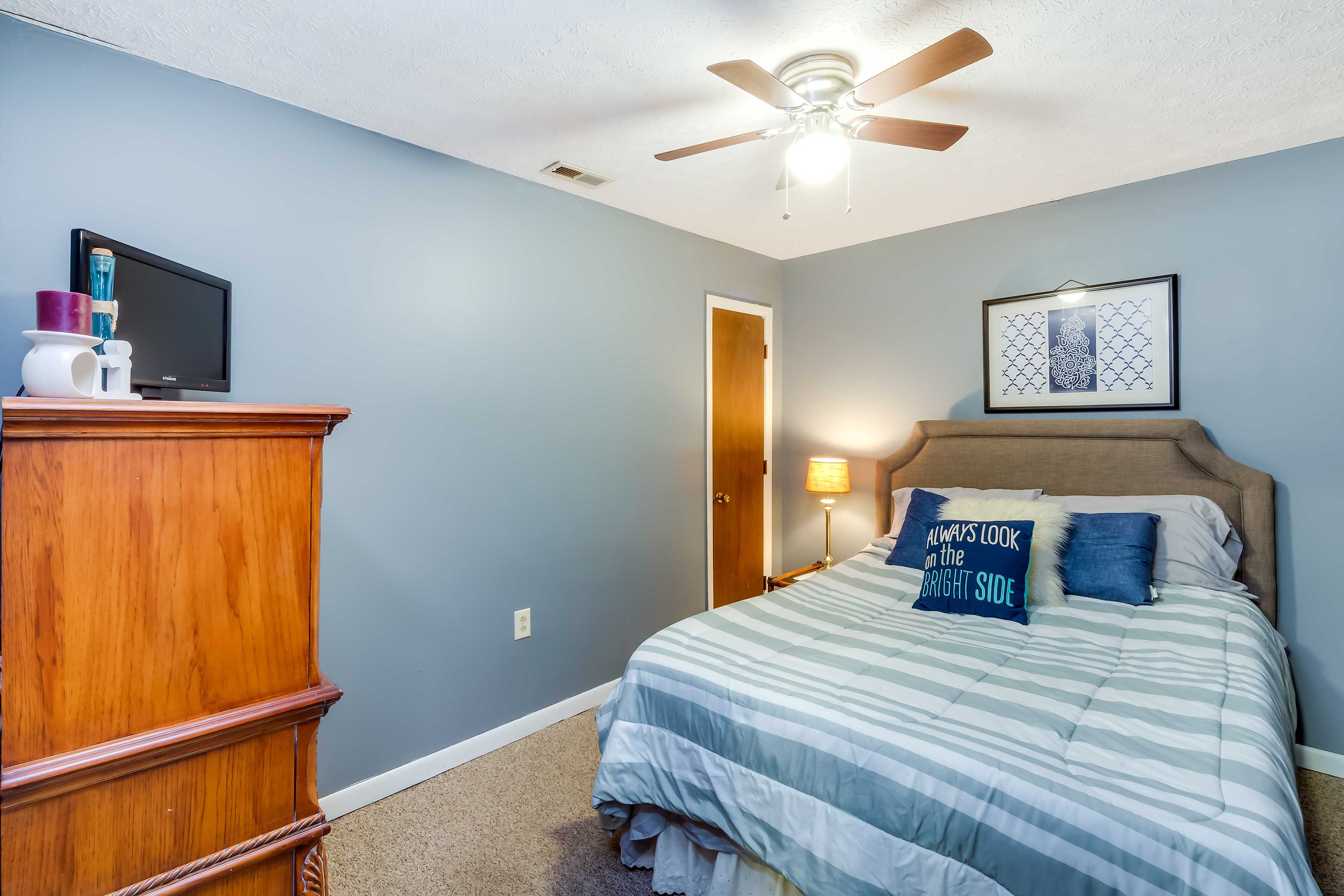 Bedroom 5 | Queen Bed