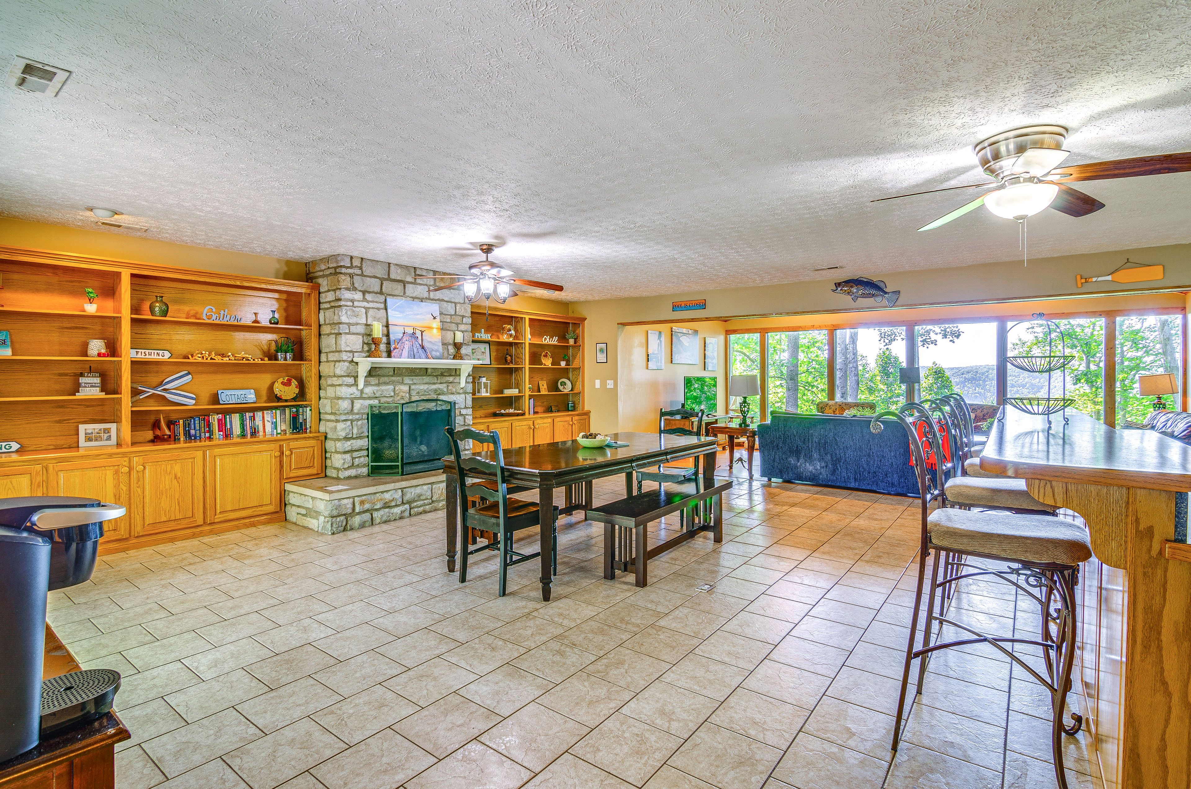 Dining Area | Dishware & Flatware Provided