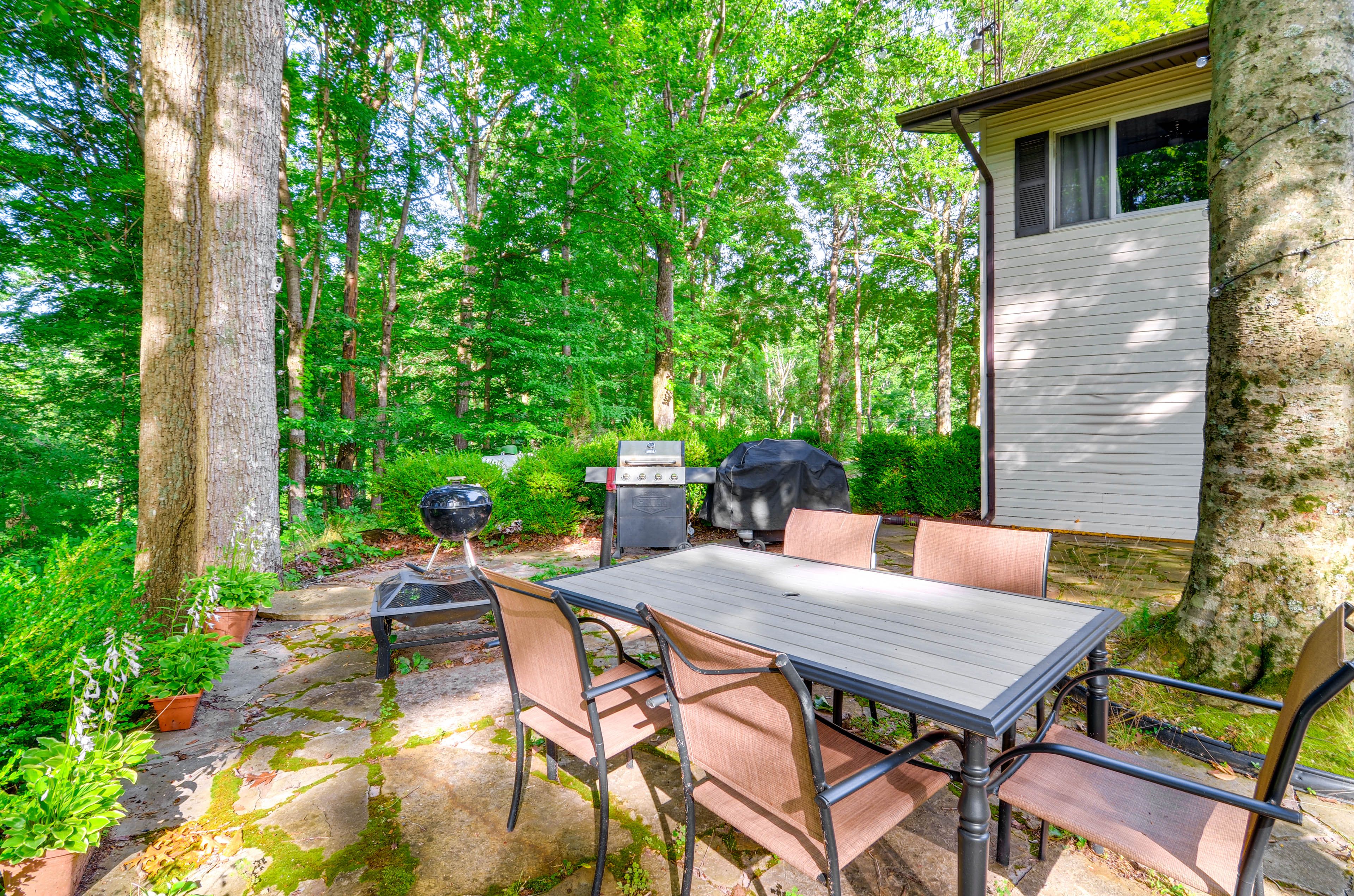 Flagstone Back Patio | Gas Grill (Propane Provided) | Charcoal Grill
