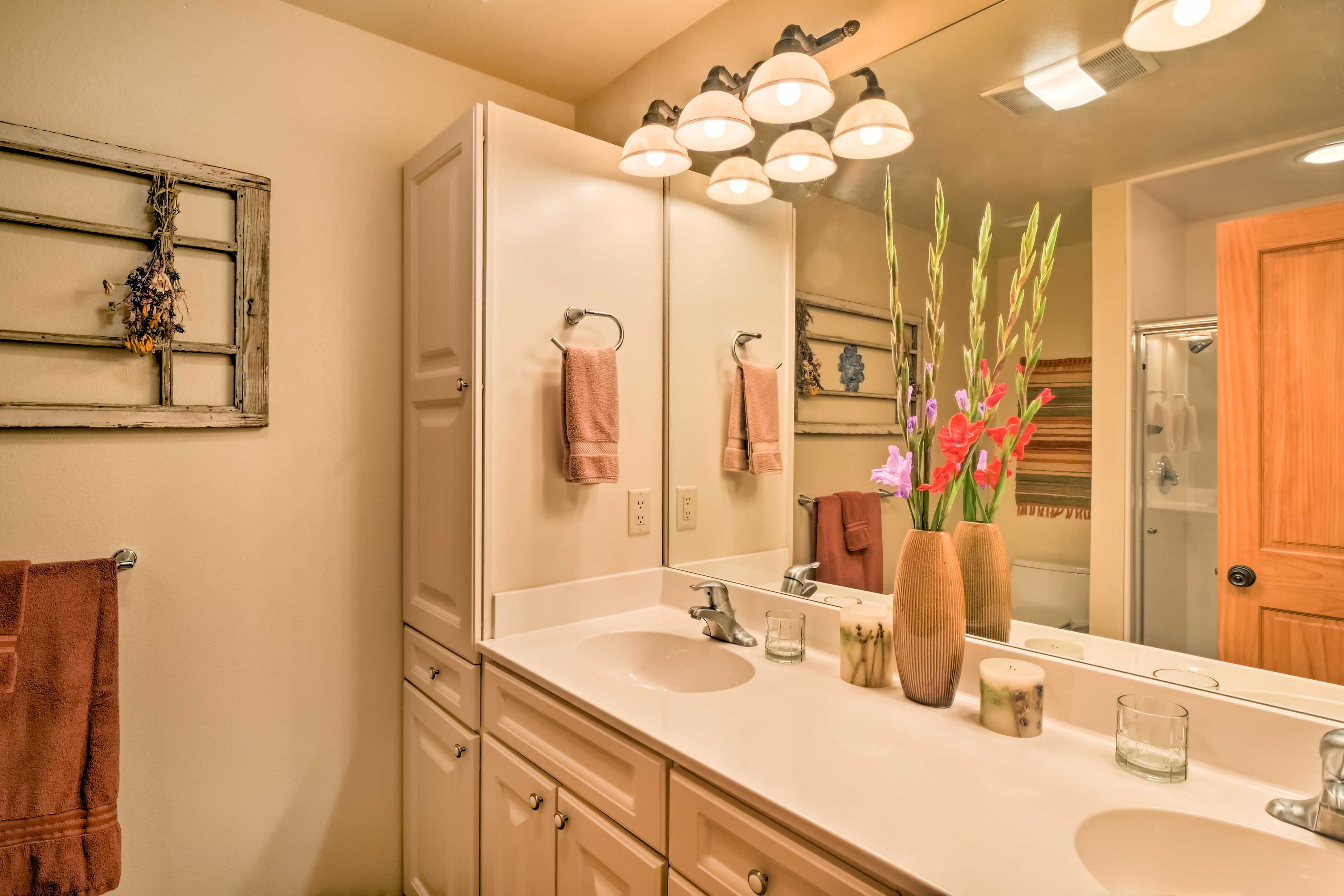 Full Bathroom | Linens & Towels