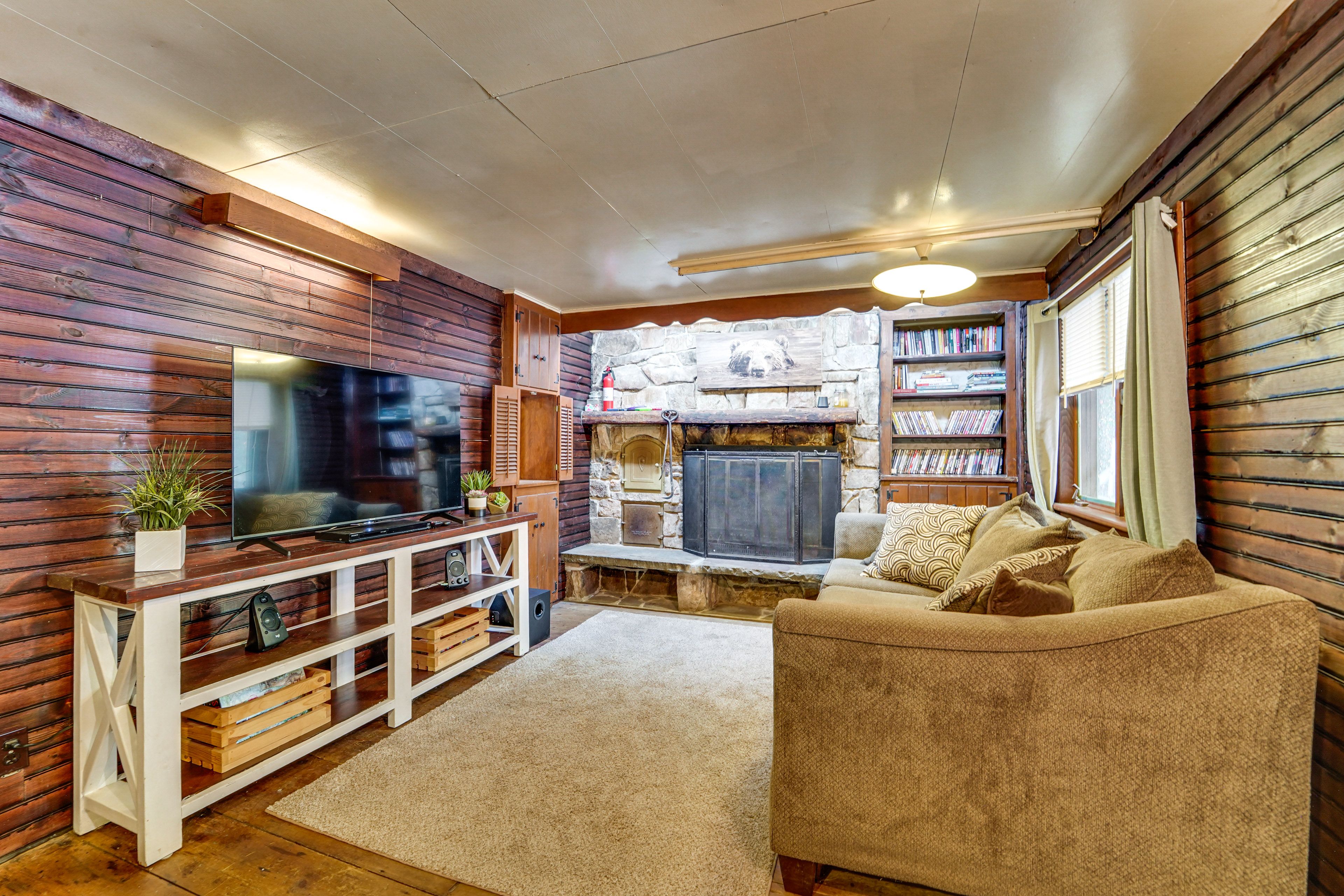 Interior | Living Room & Dining Area | Free WiFi | Window A/C Unit