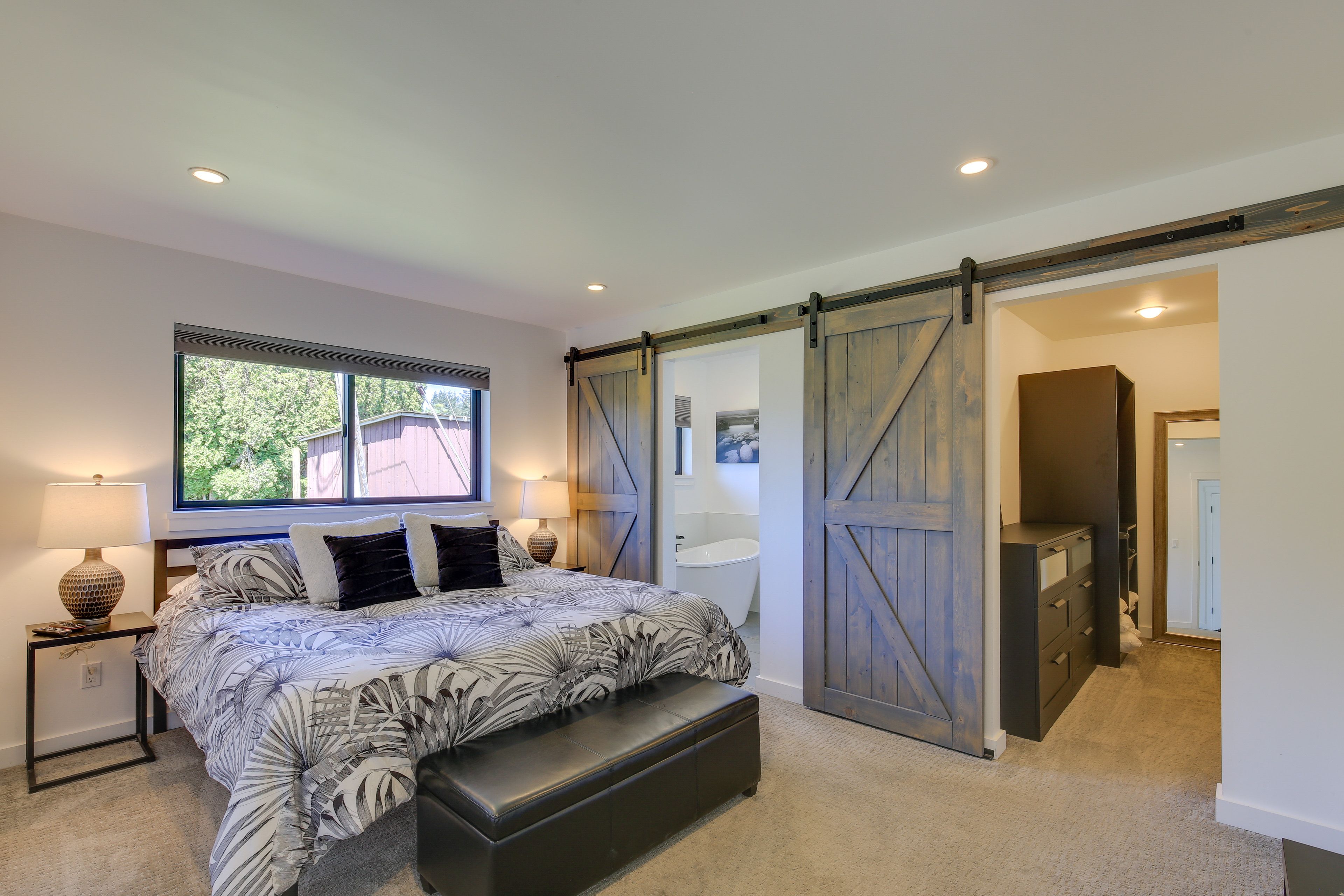 Bedroom 1 | King Bed