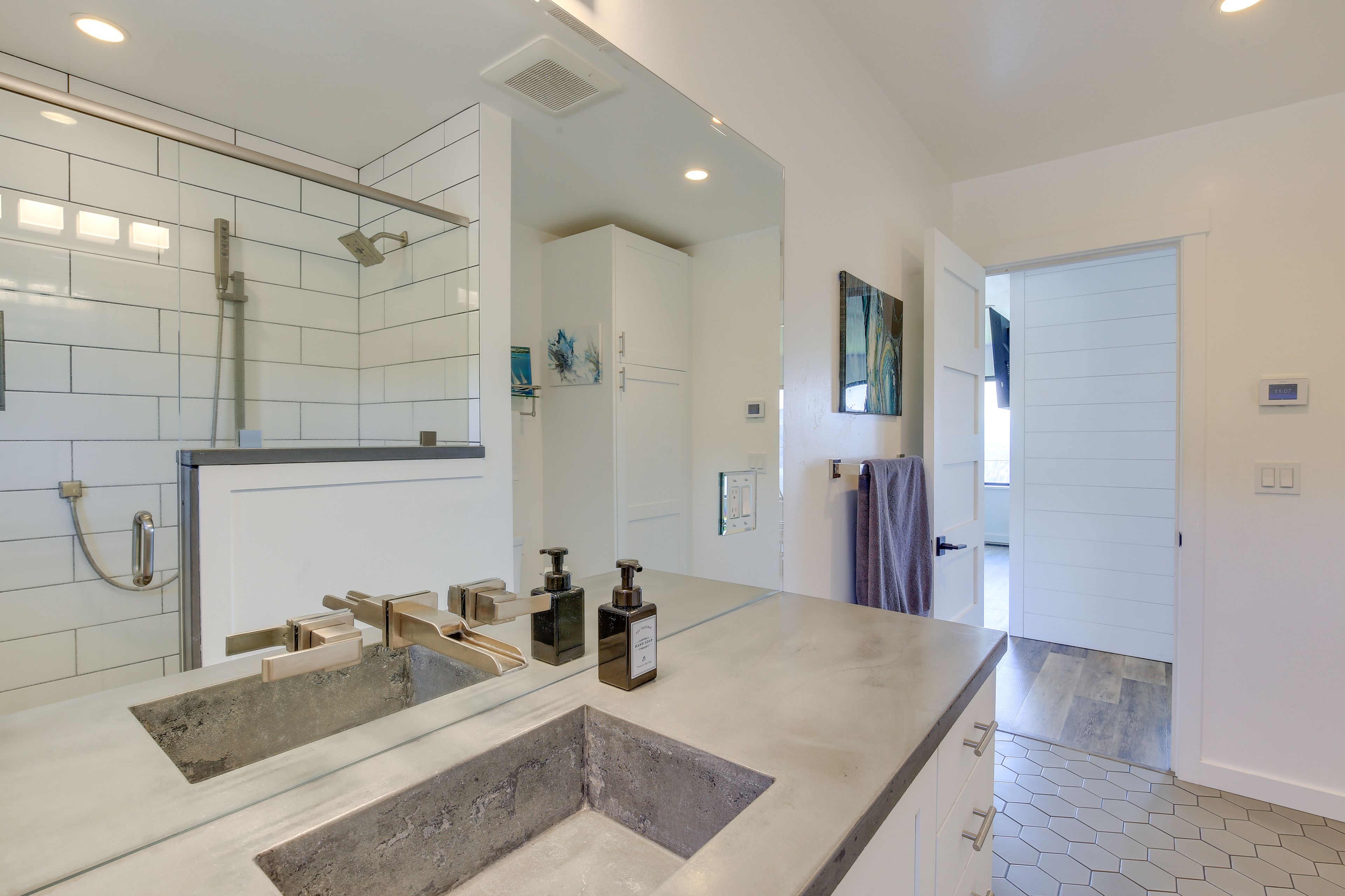 Full Bathroom | Complimentary Toiletries