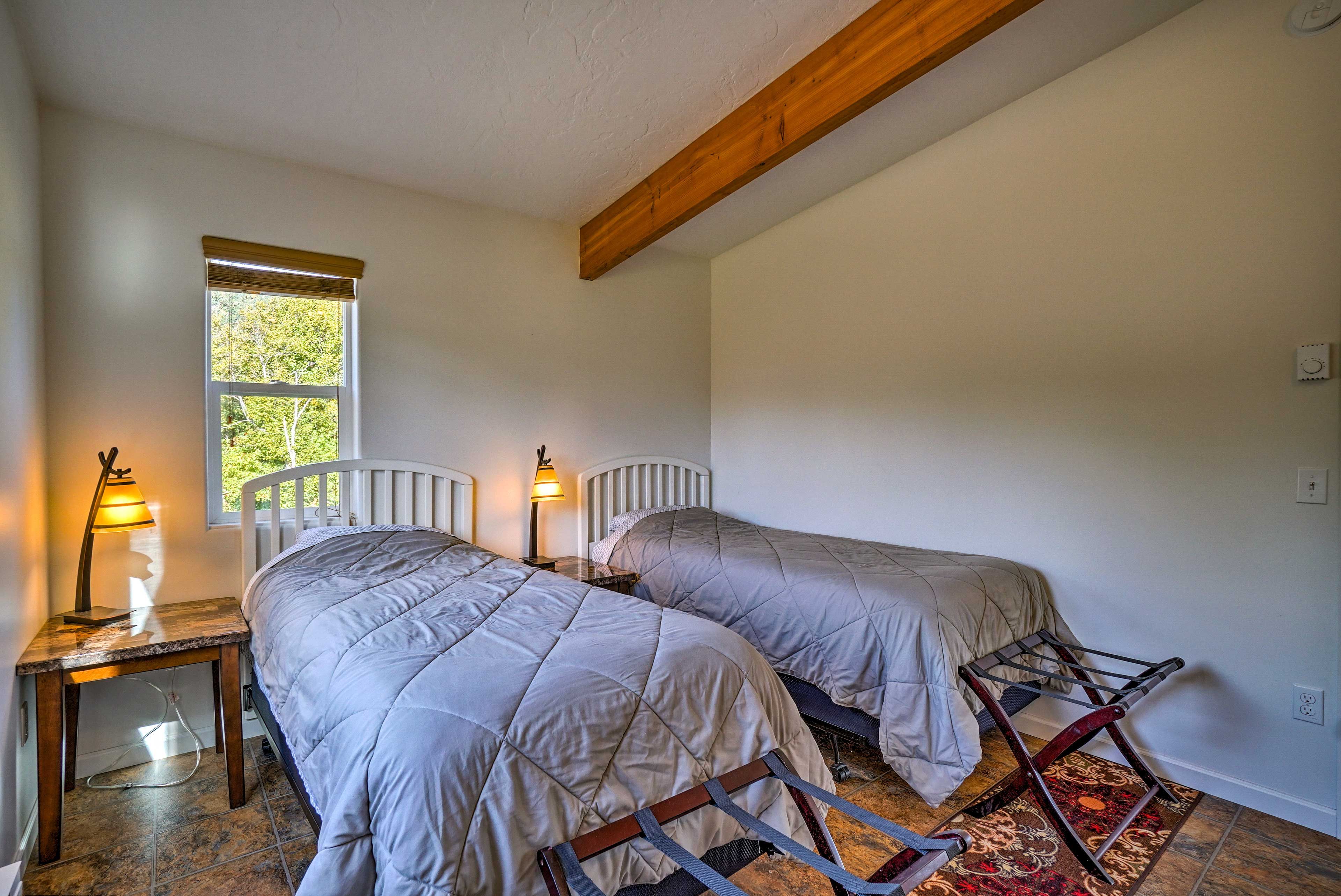 Bedroom 2 | 2 Twin Beds