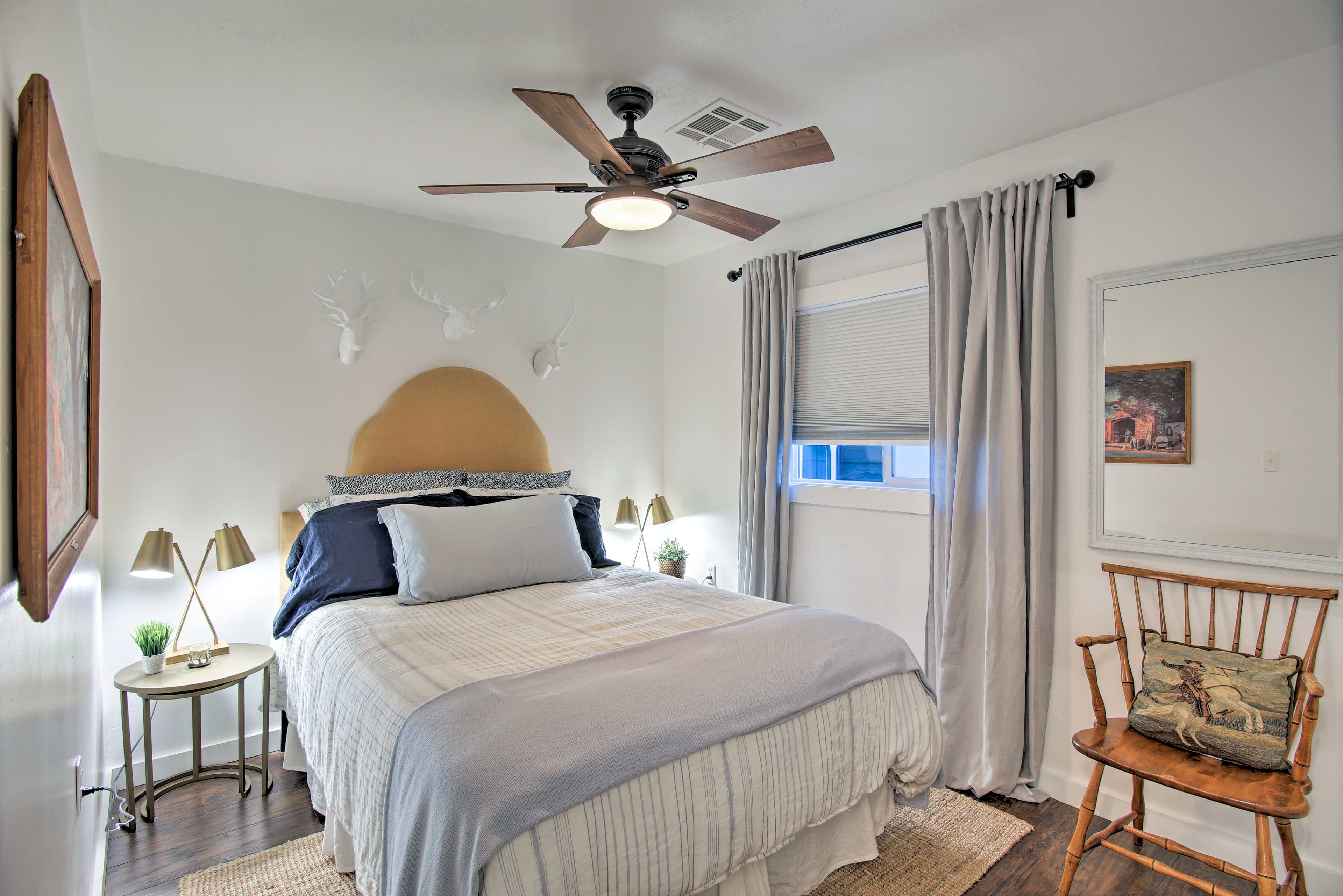 Bedroom 3 | Queen Bed