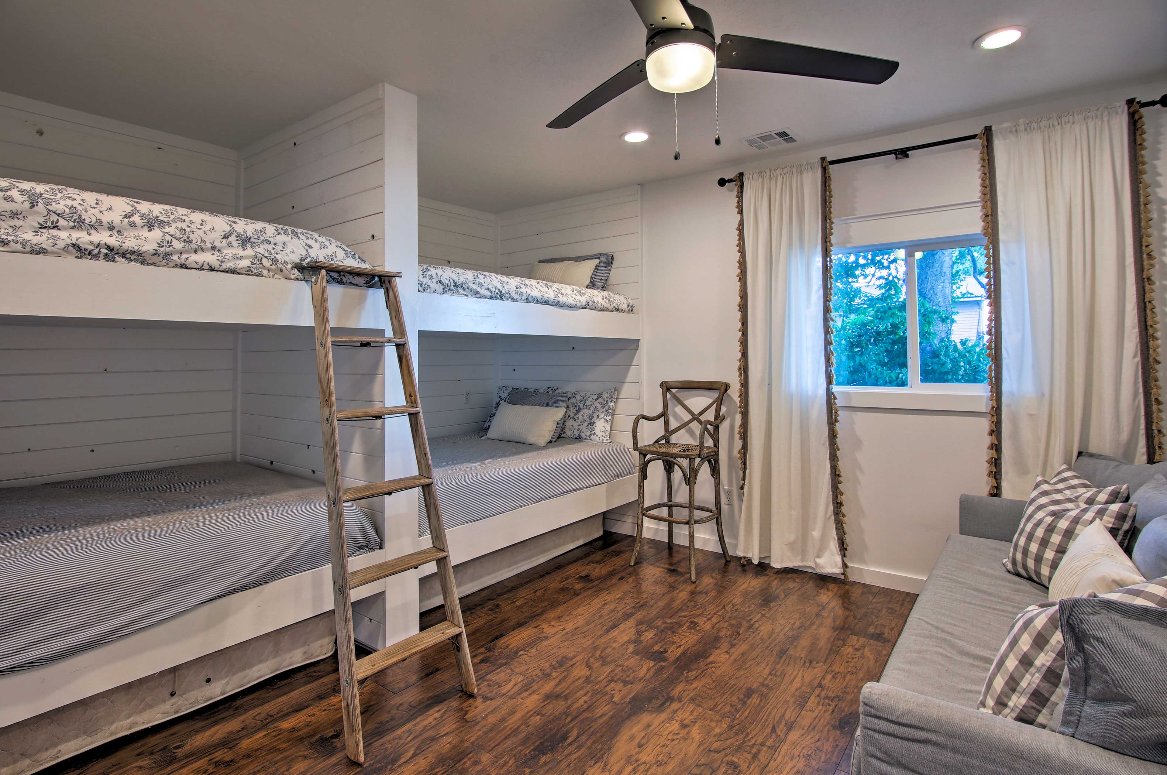 Bedroom 4 | 2 Queen Bunk Beds w/ Full Trundles