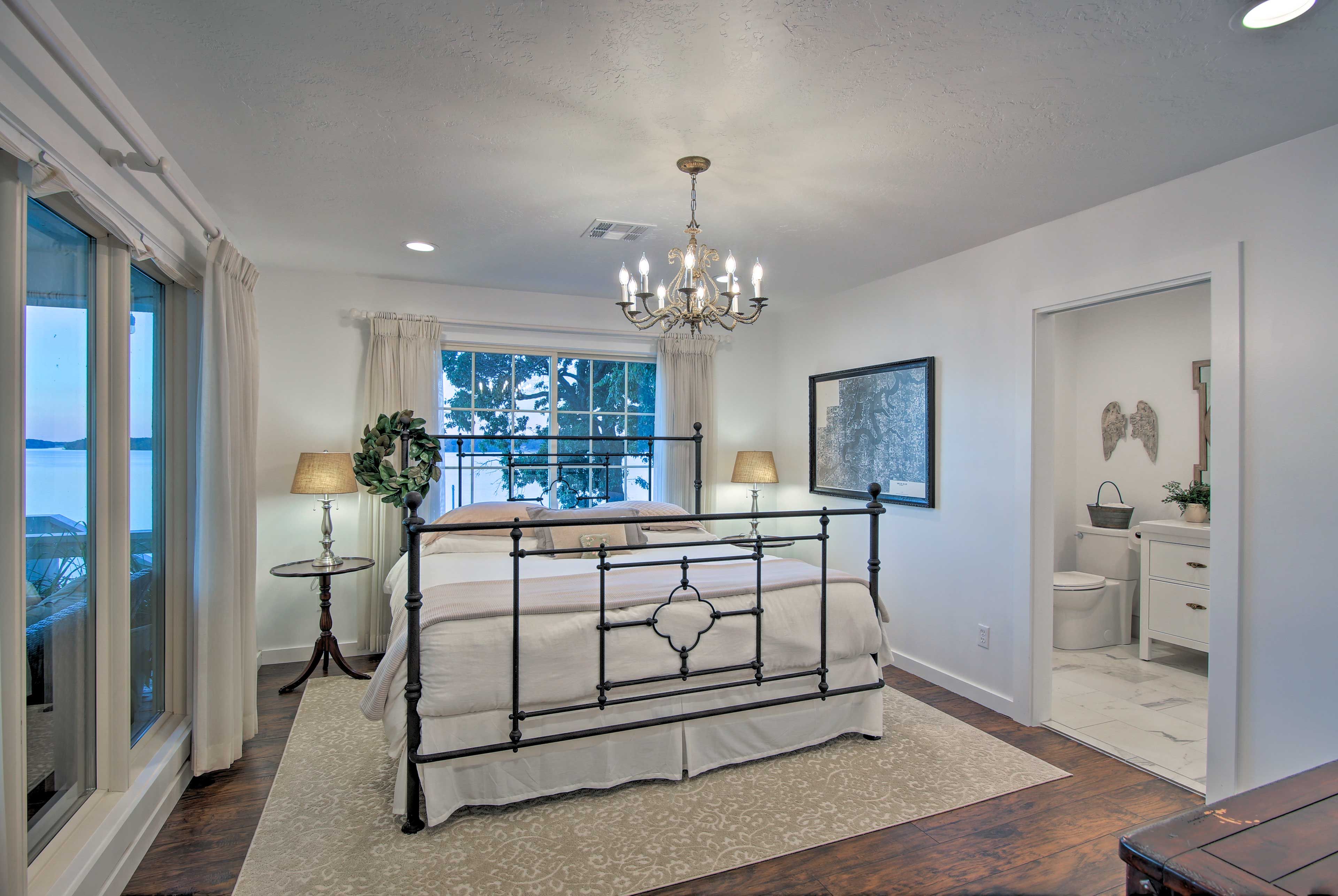 Bedroom 1 | Water Views