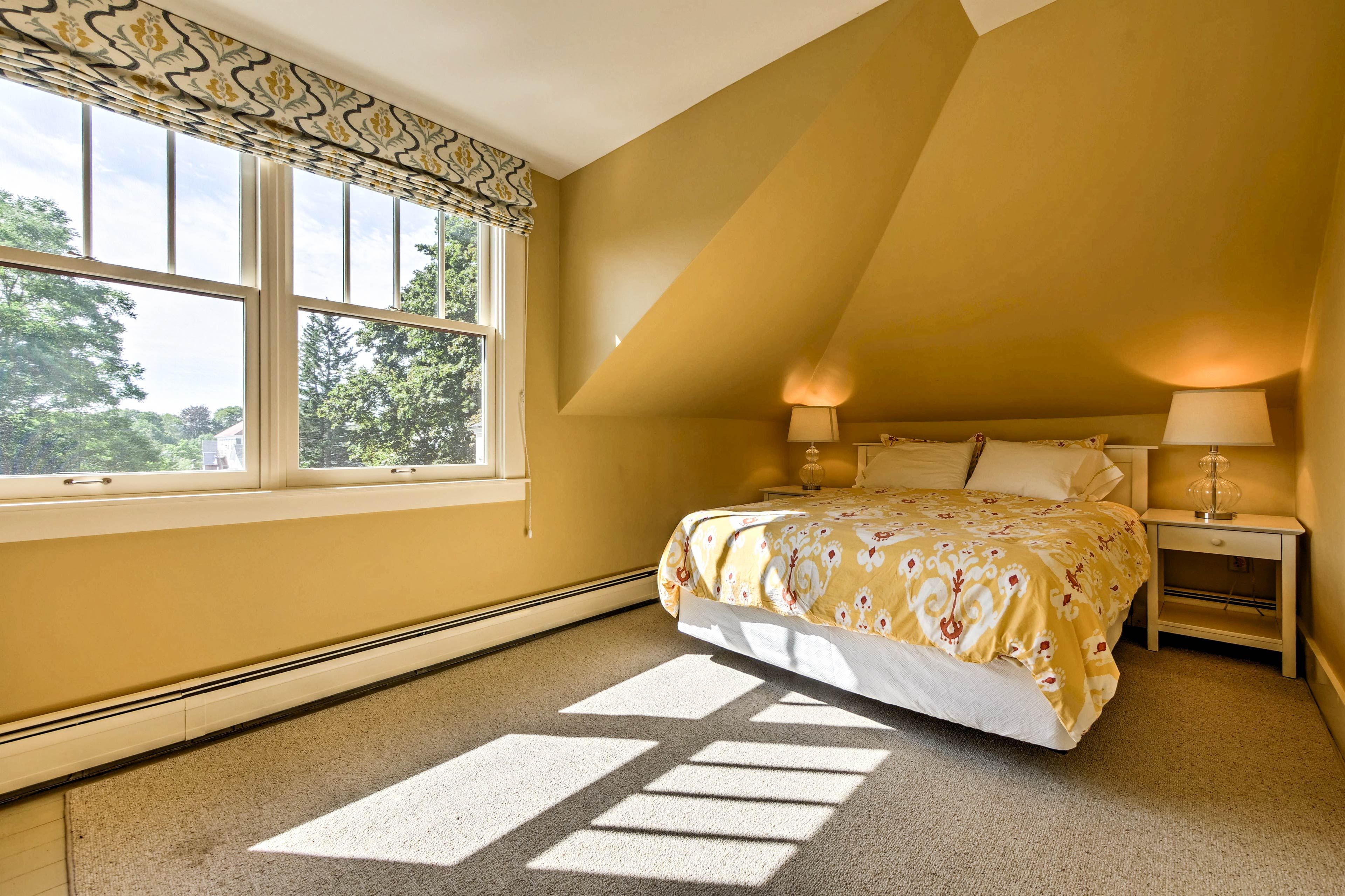 Bedroom 2 | Queen Bed