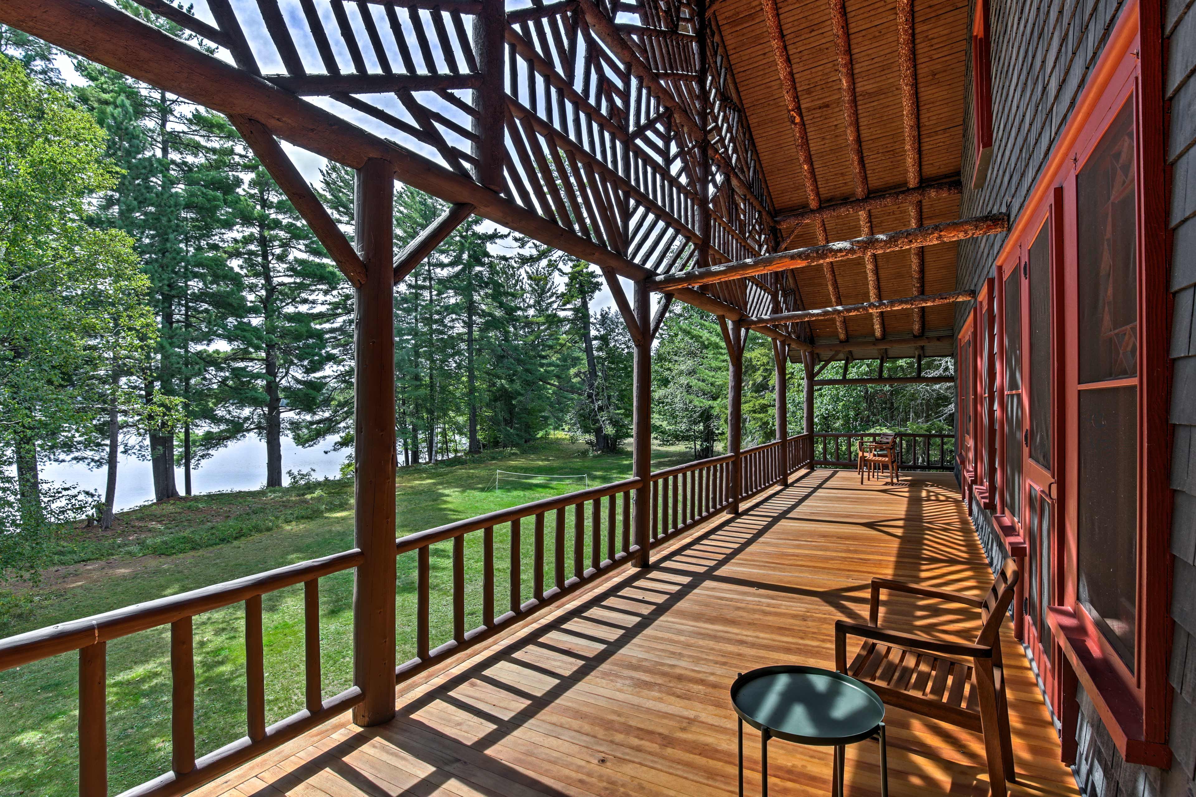 Rest easy on the 2nd-floor deck.