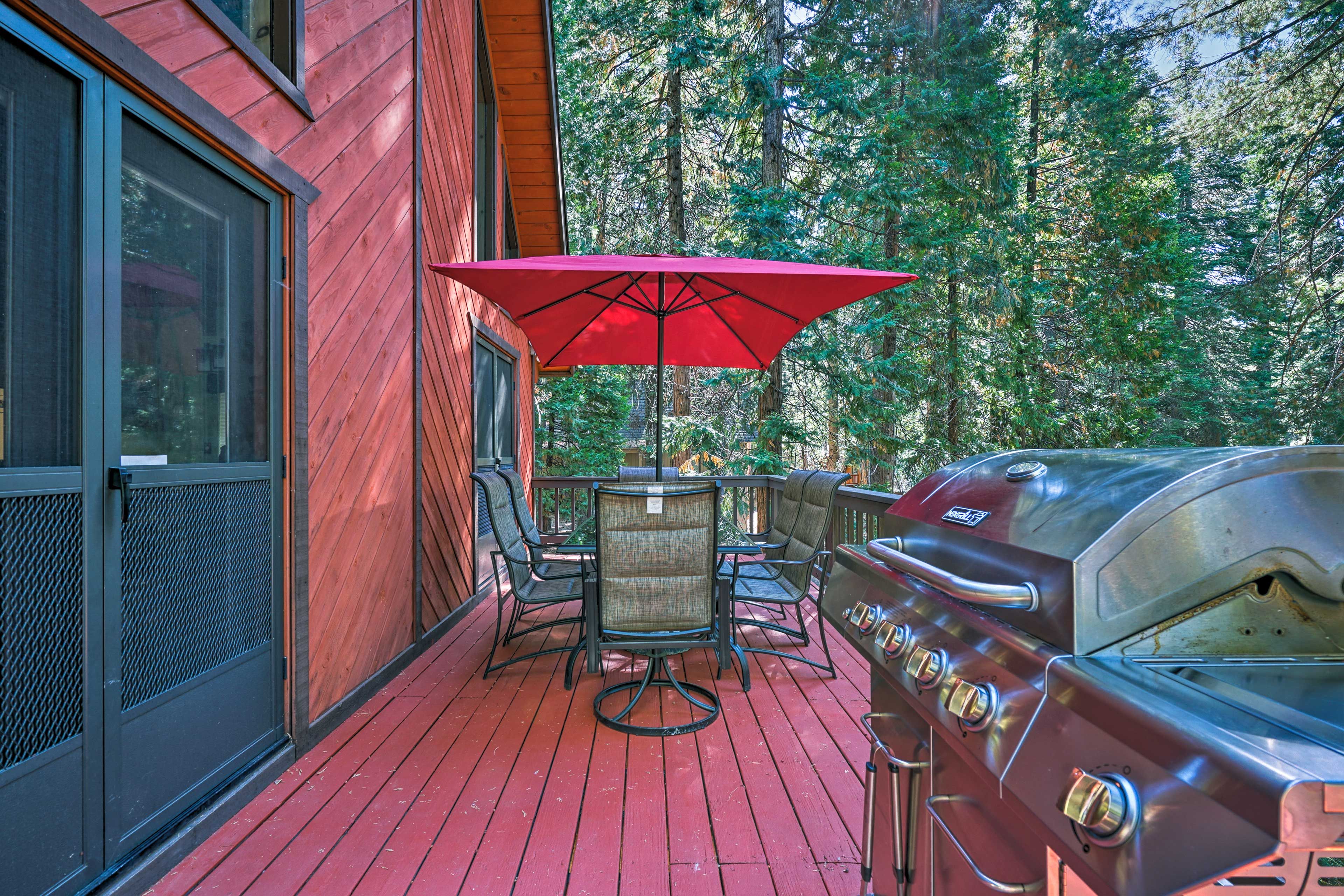 Choose between a propane gas grill & charcoal grill to flip your burgers!