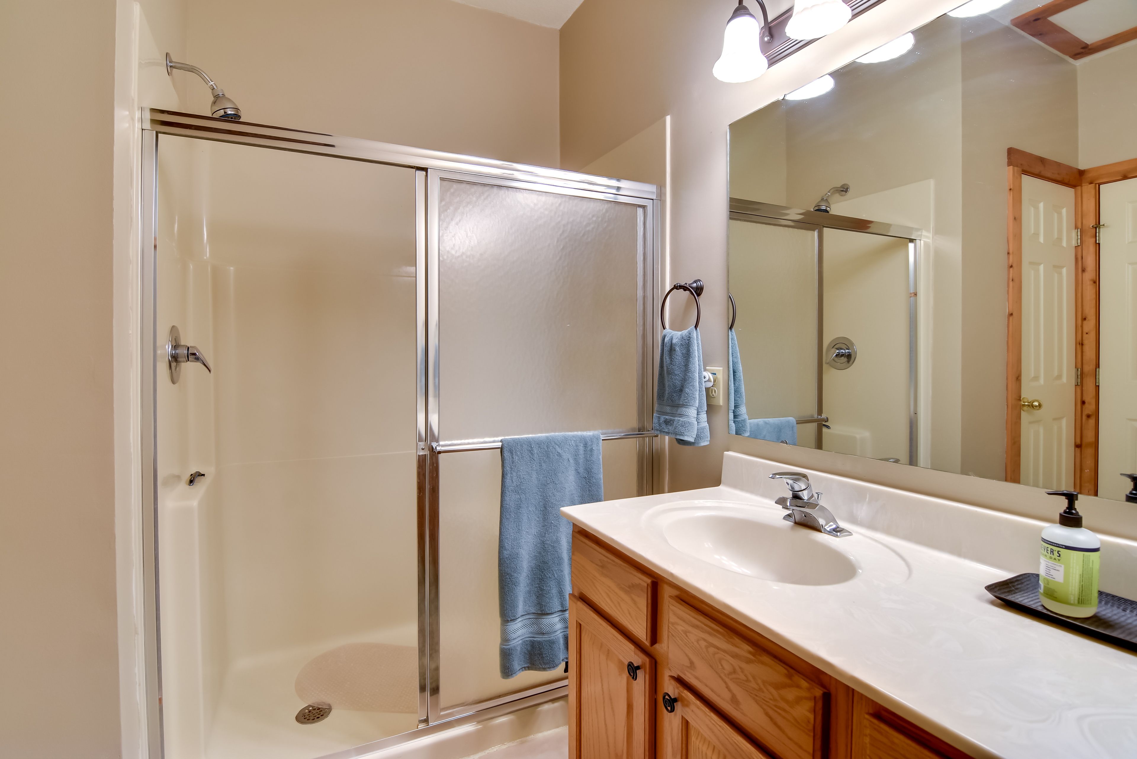 En-Suite Bathroom | Towels & Linens Provided