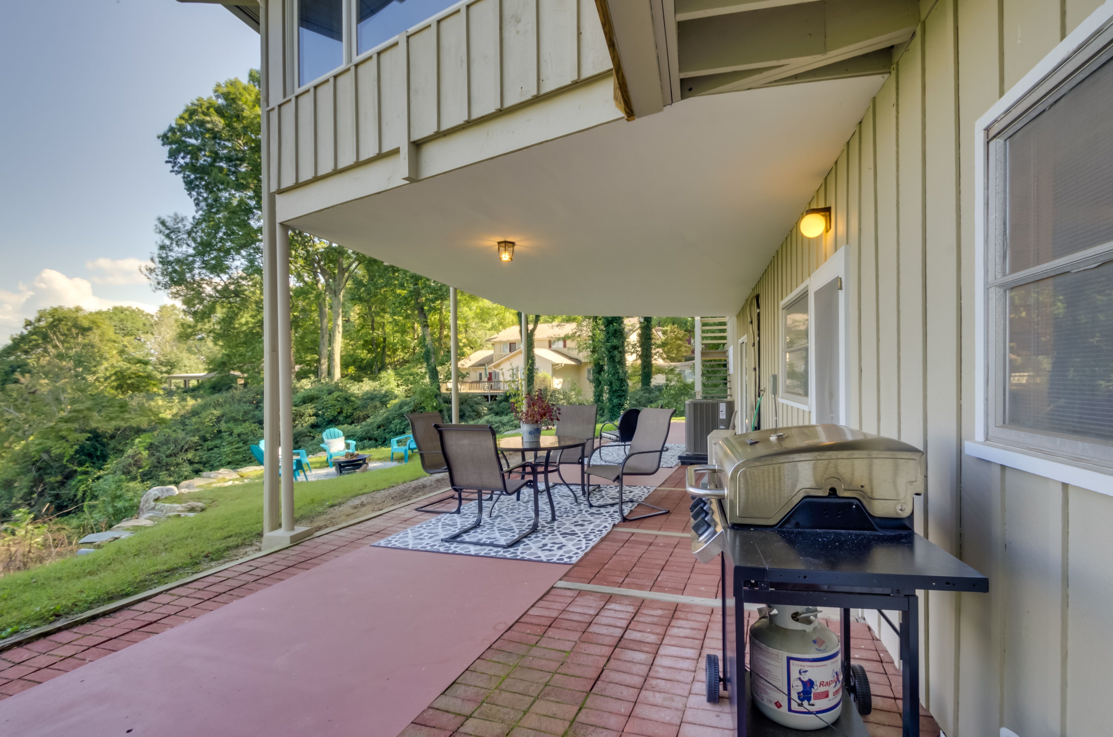 Covered Patio | Gas Grill