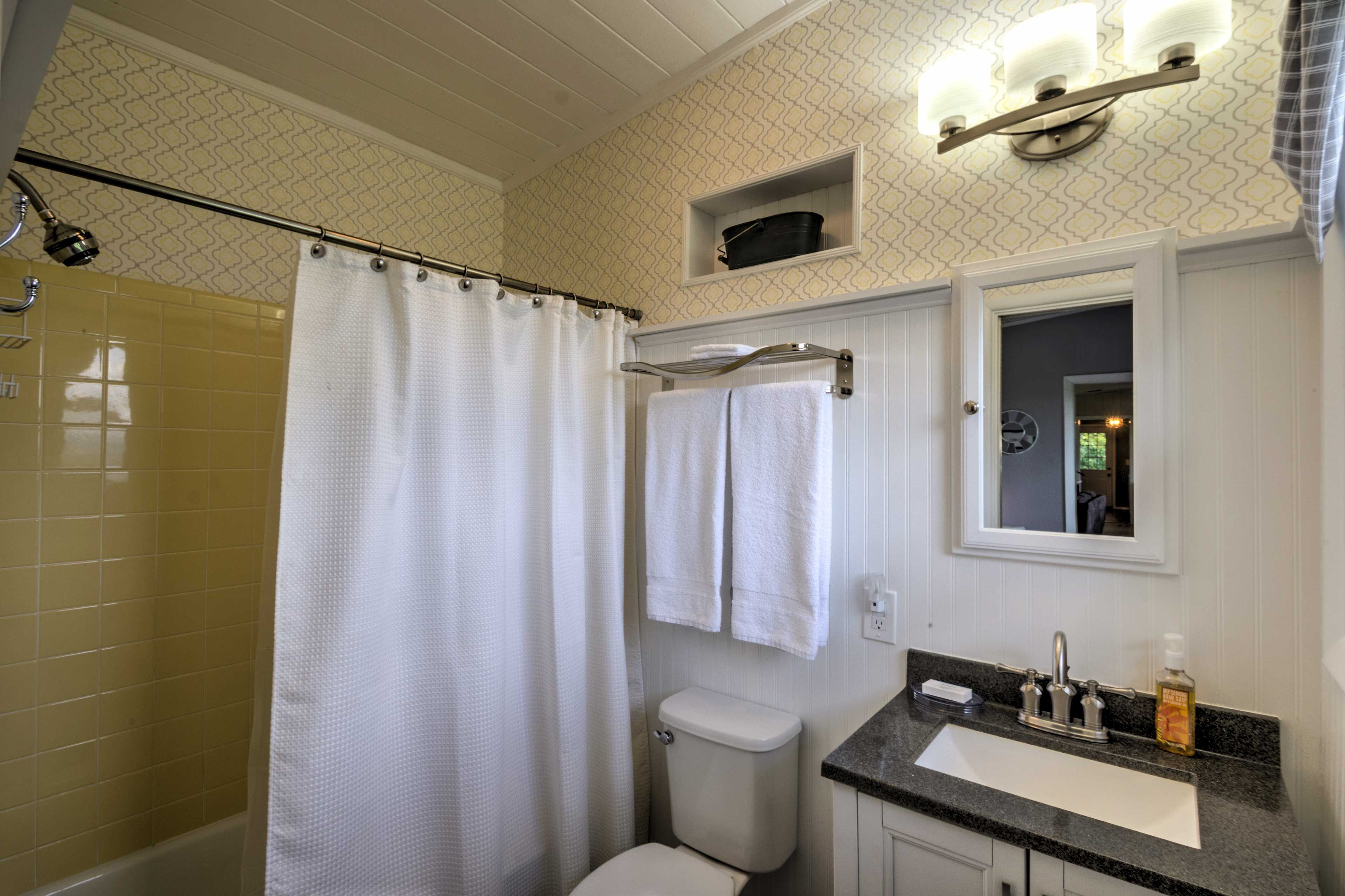Full Bathroom