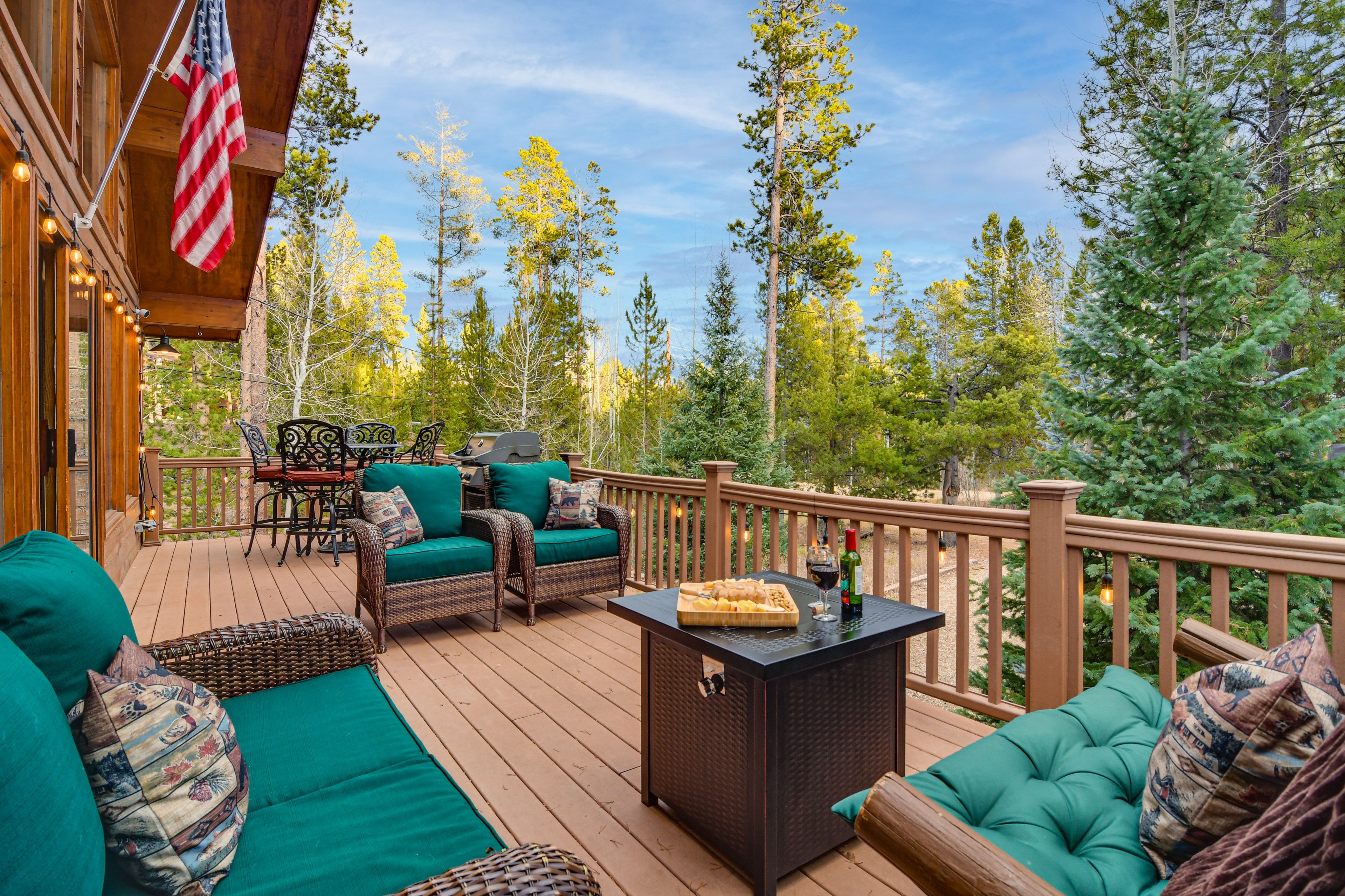 Grand Lake Vacation Rental | 4BR | 2BA | 1,546 Sq Ft | Stairs Required