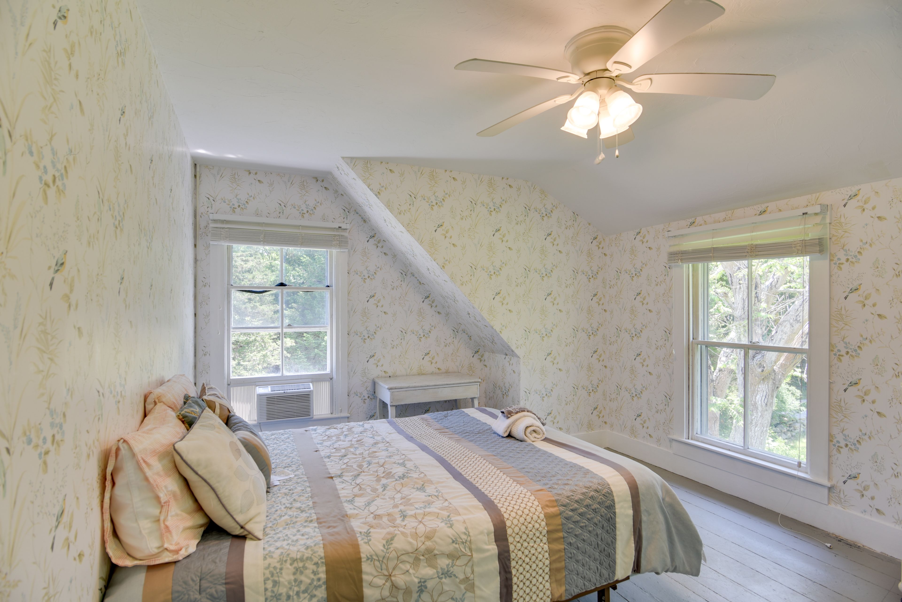 Bedroom 1 | Queen Bed | 2nd Floor