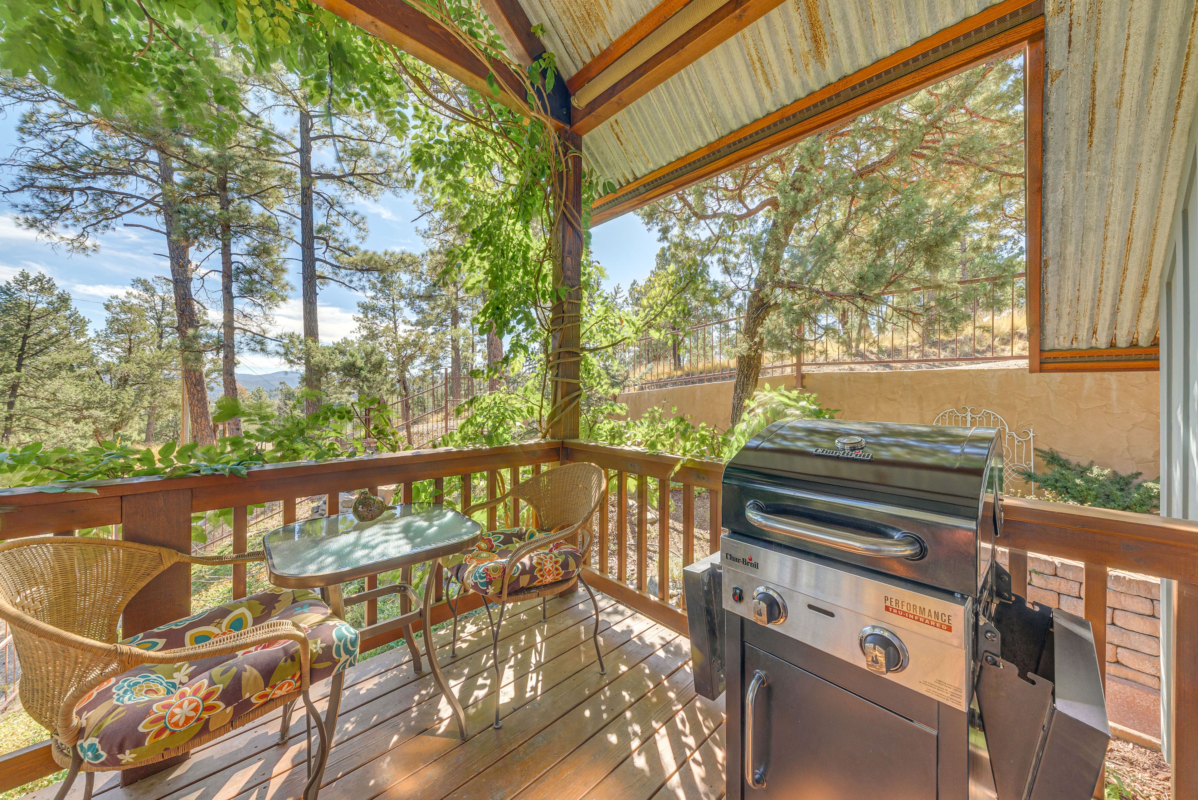 Covered Deck | Outdoor Dining