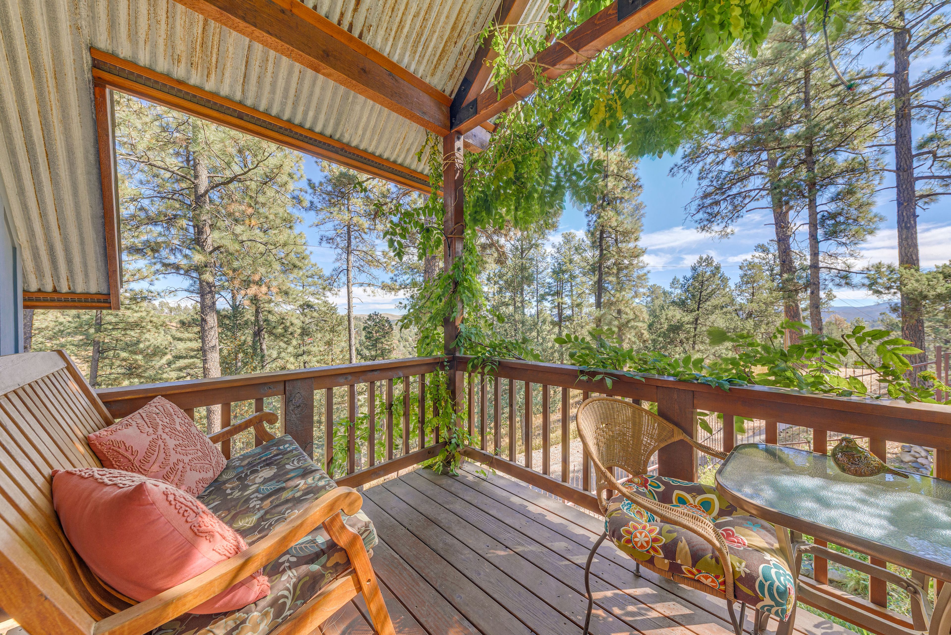 Ruidoso Vacation Rental | Studio | 1BA | 600 Sq Ft | Stairs Required to Access
