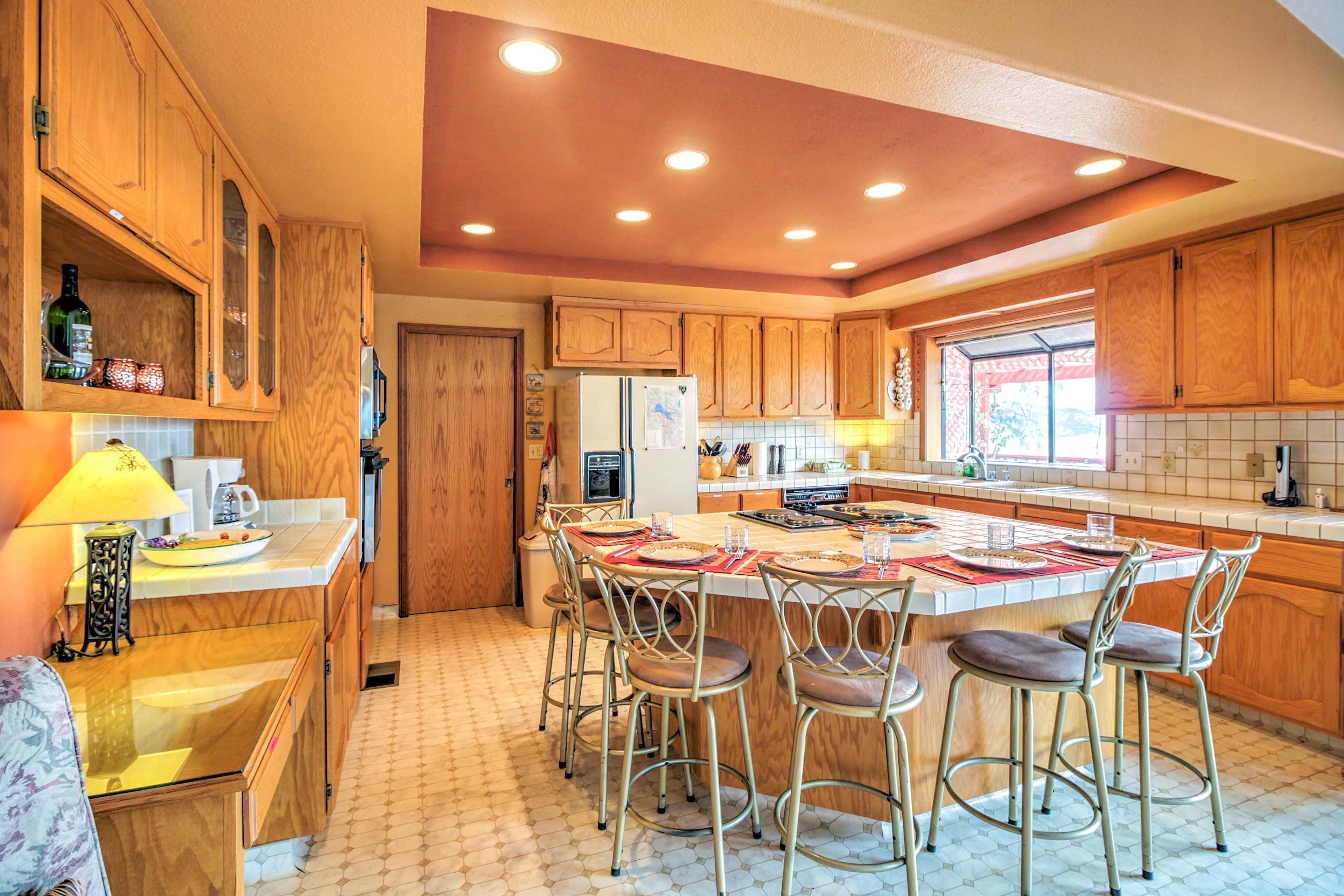 Kitchen | Bar Seating
