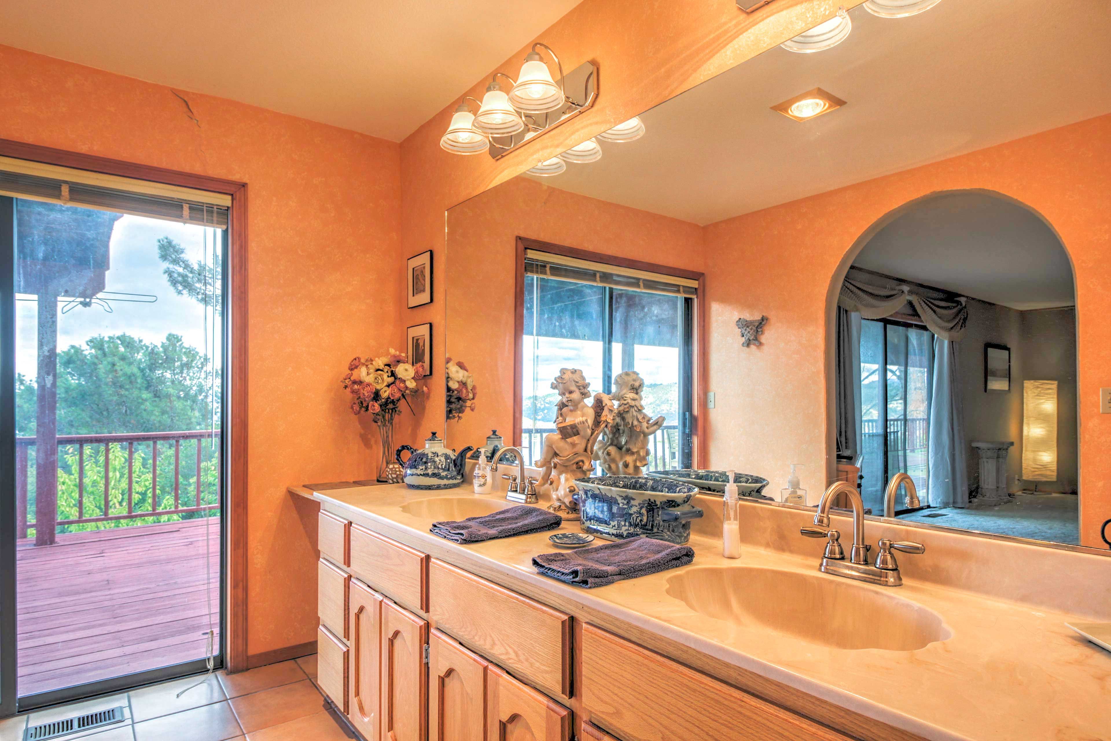 En-Suite Bathroom