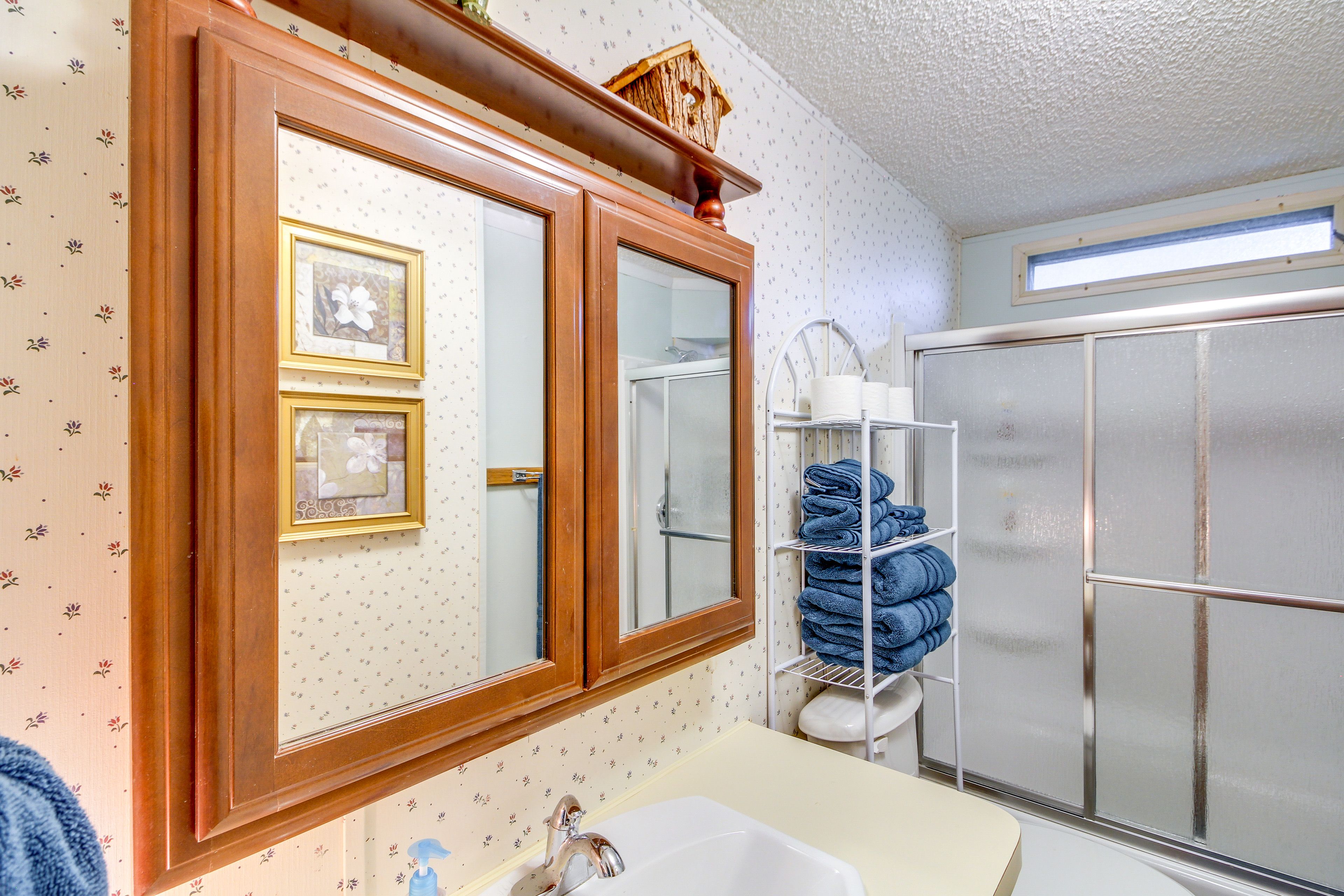 Full Bathroom