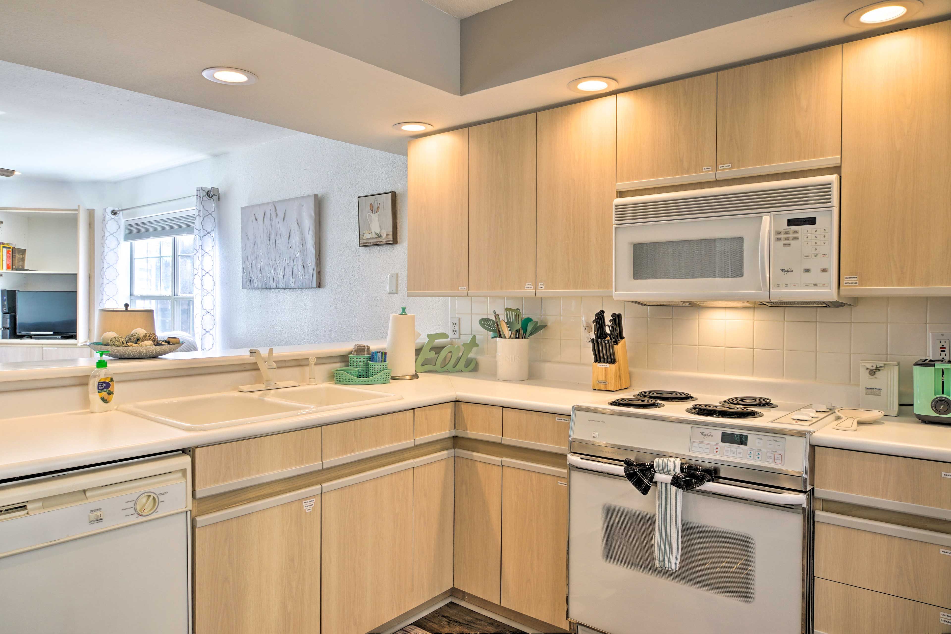 Kitchen | Fully Equipped | Cooking Basics | Toaster