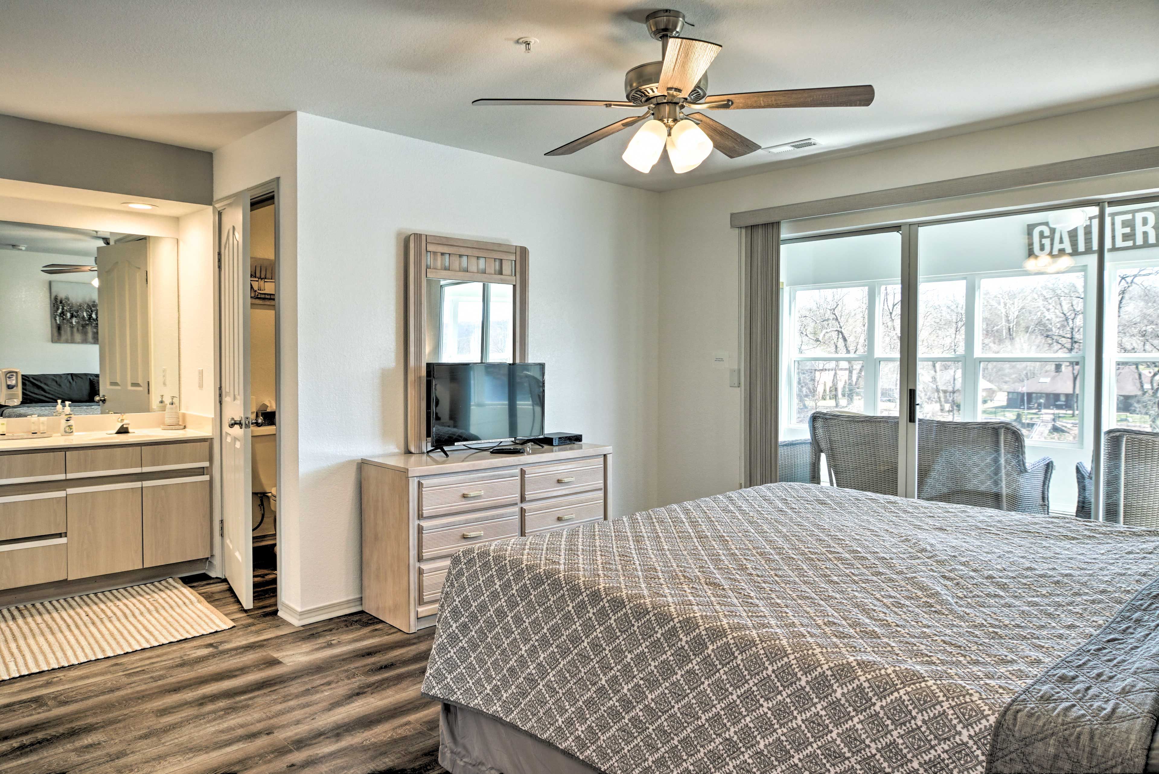 Bedroom 1 | King Bed | Cable TV | Sunroom Access