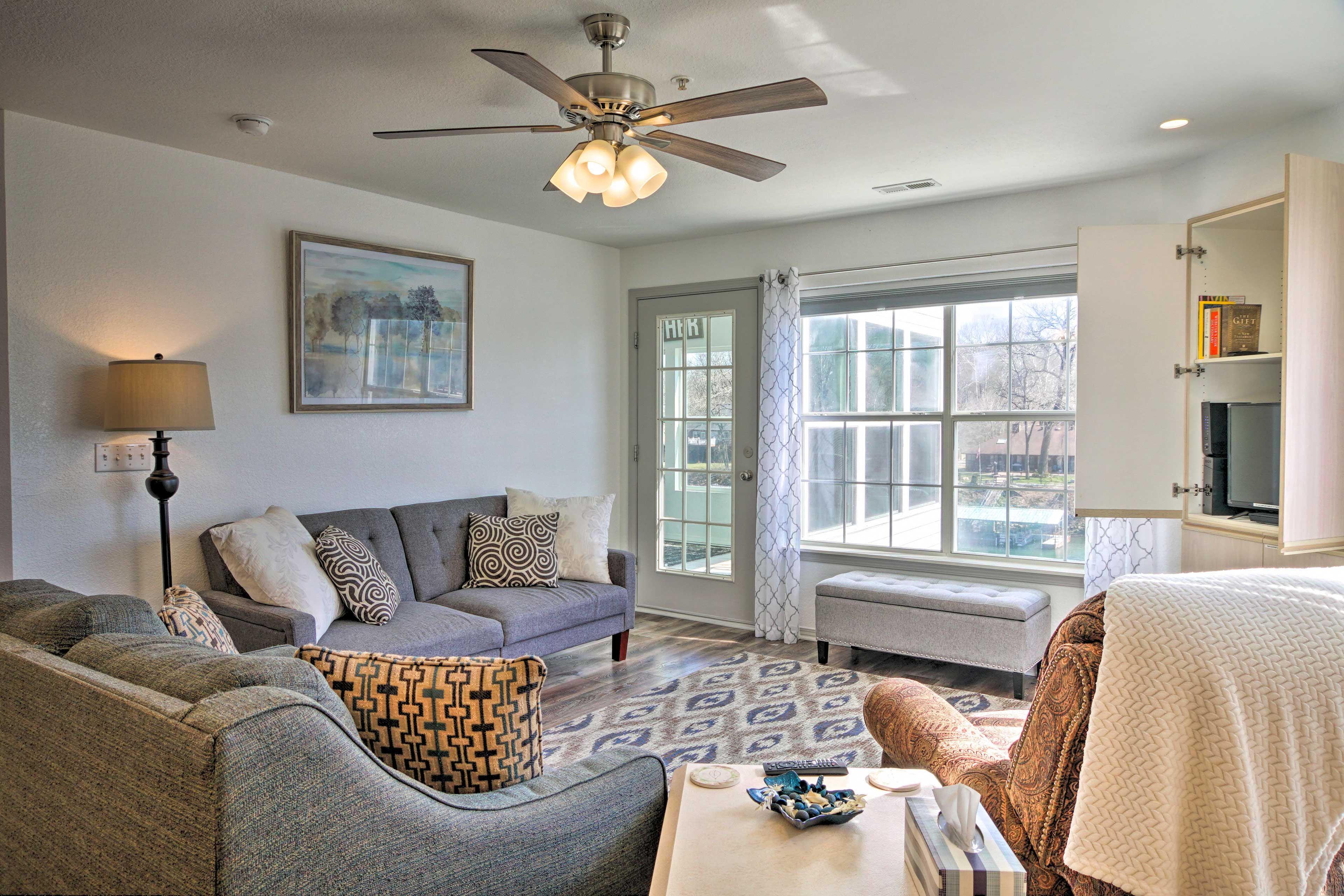 Living Room | Free WiFi | Recently Updated