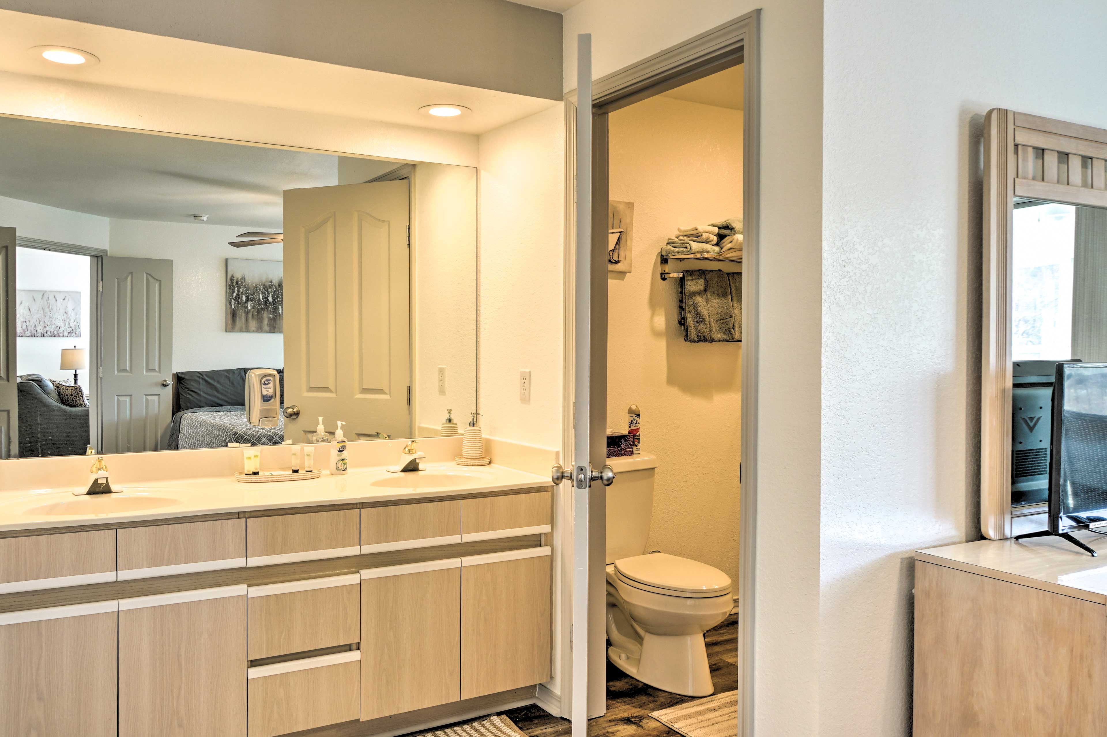 En-Suite Bathroom | Towels Provided