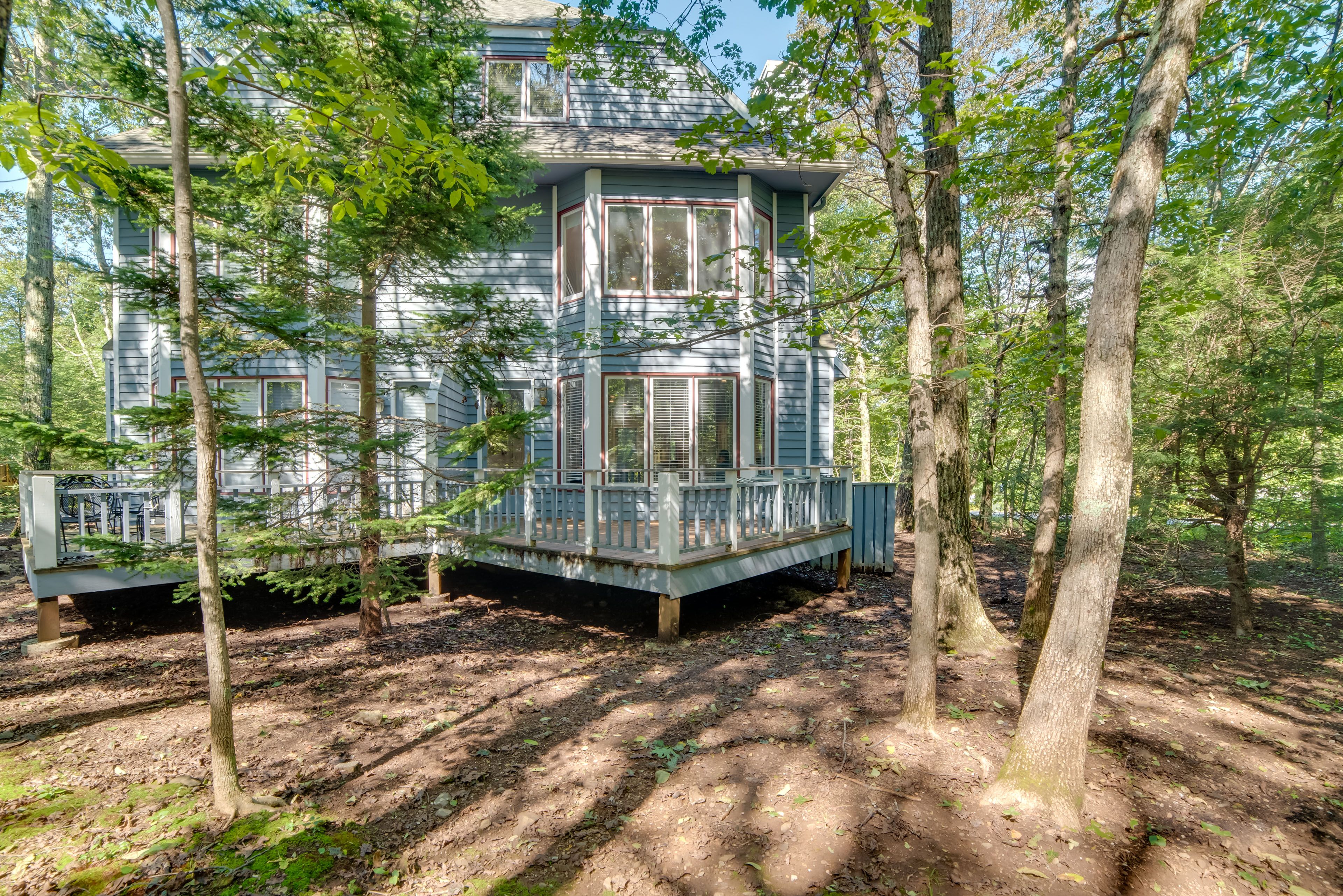Property Exterior | Free WiFi