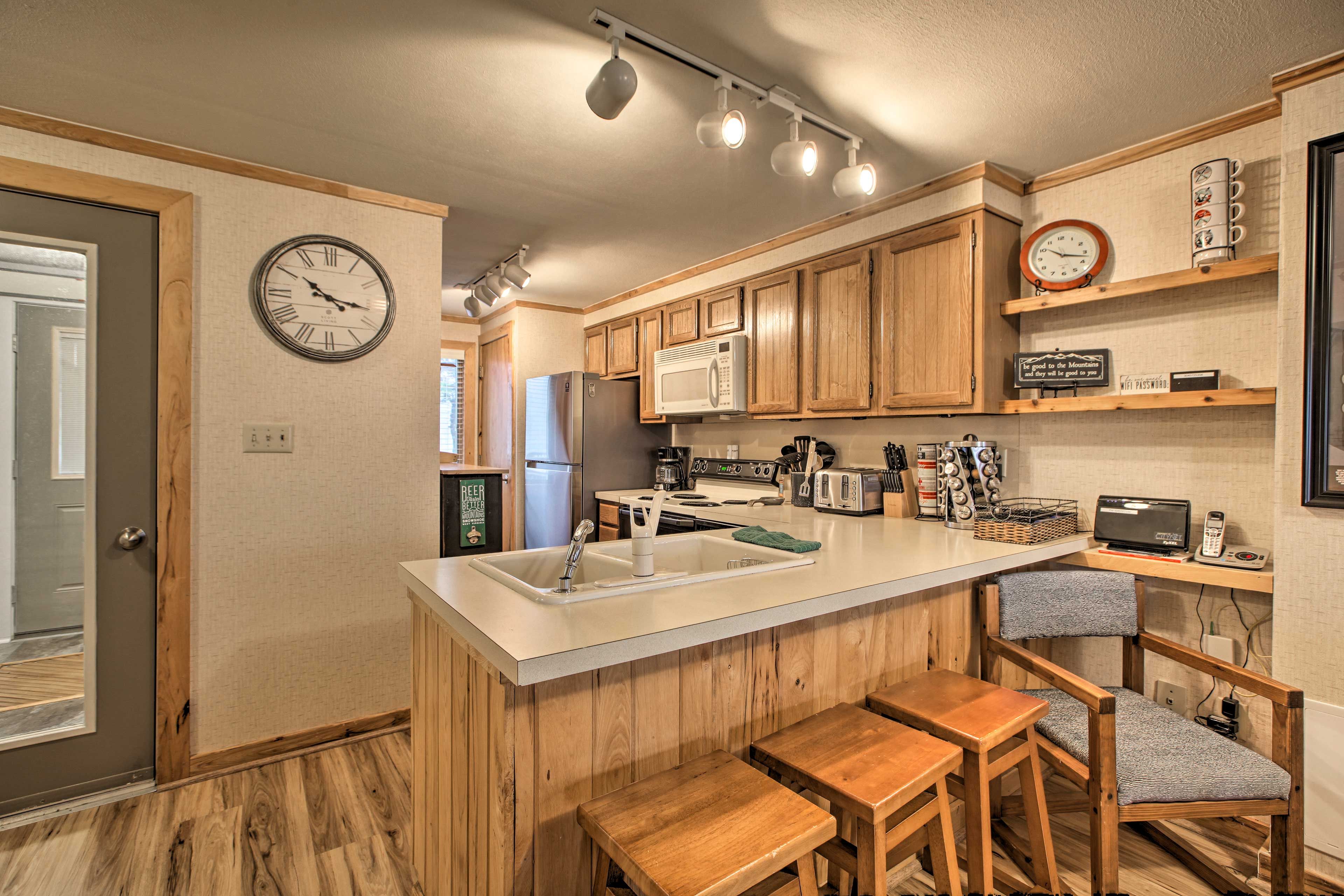 Fully equipped Kitchen | Dishware/Flatware | Coffee Maker