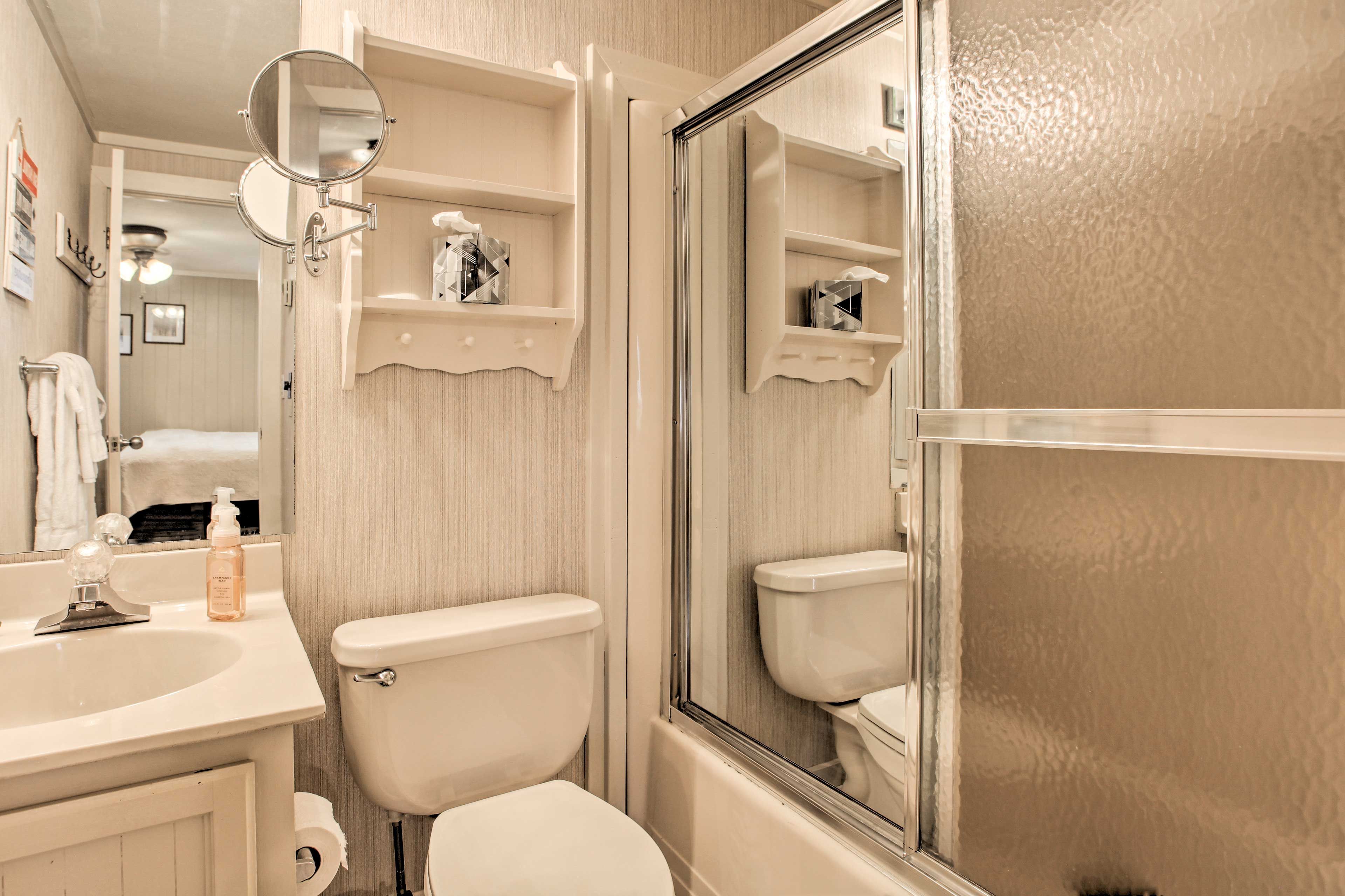 En-Suite Bath | Towels Provided