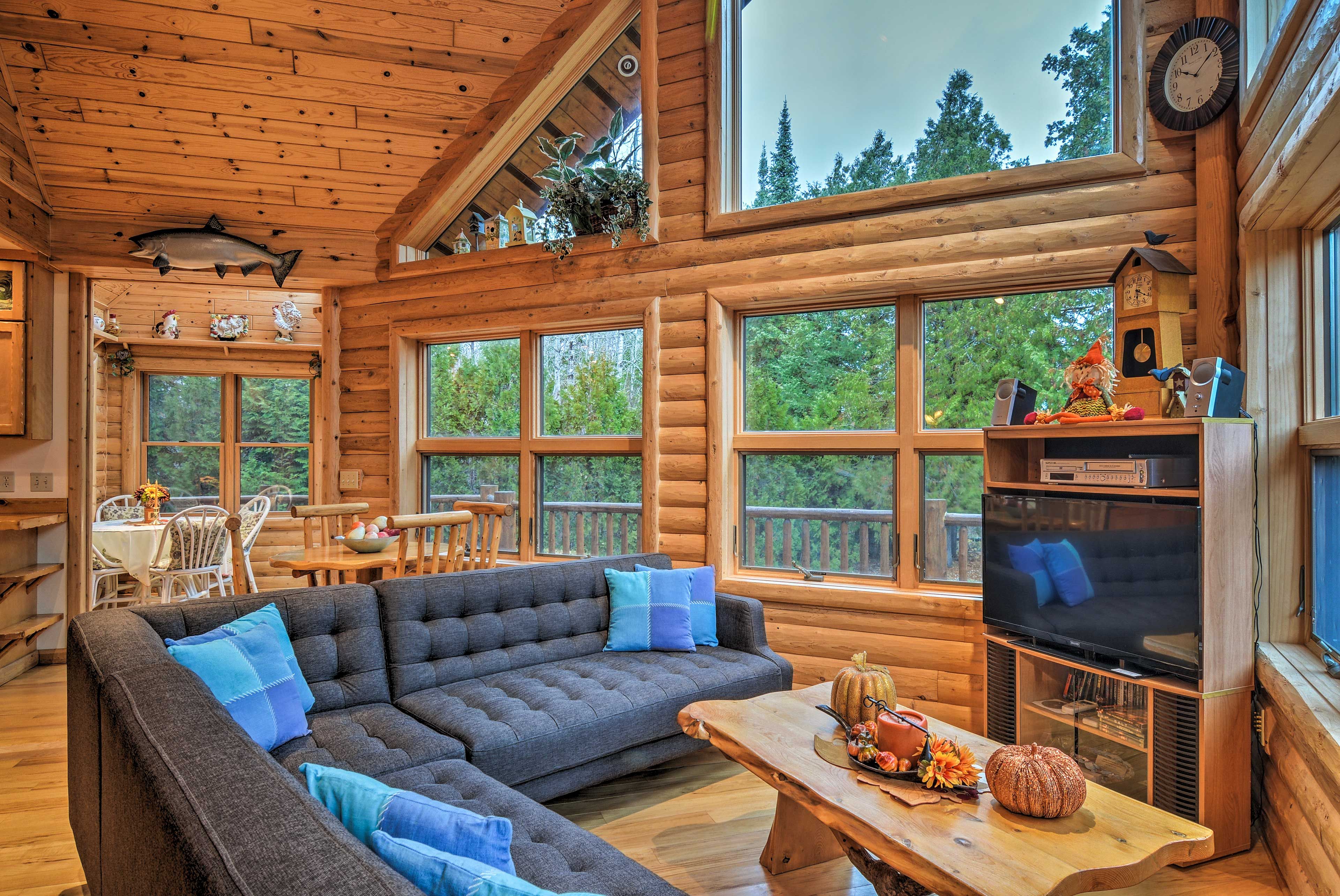 Living Room | Smart TV