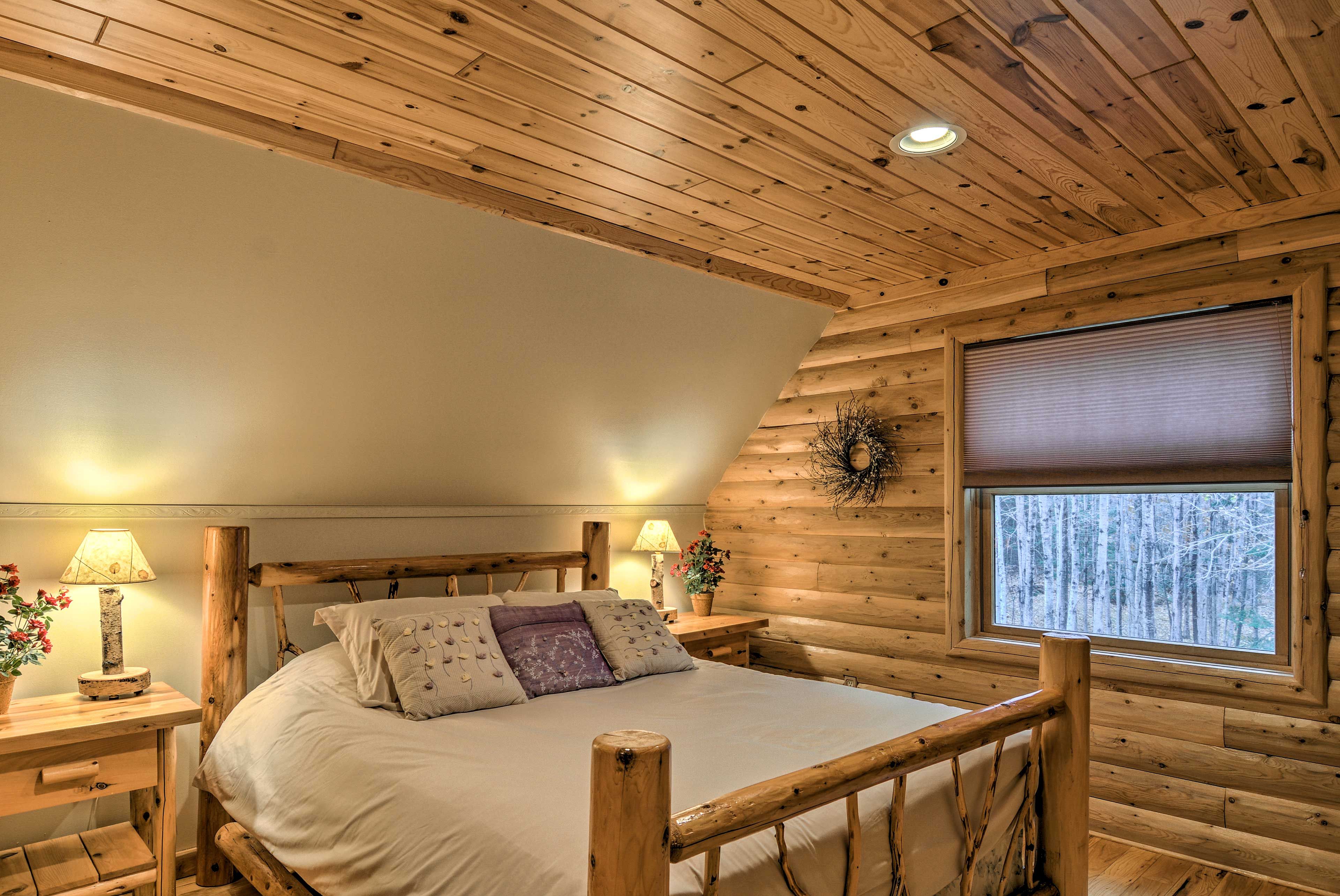 Bedroom 2 | Queen Bed