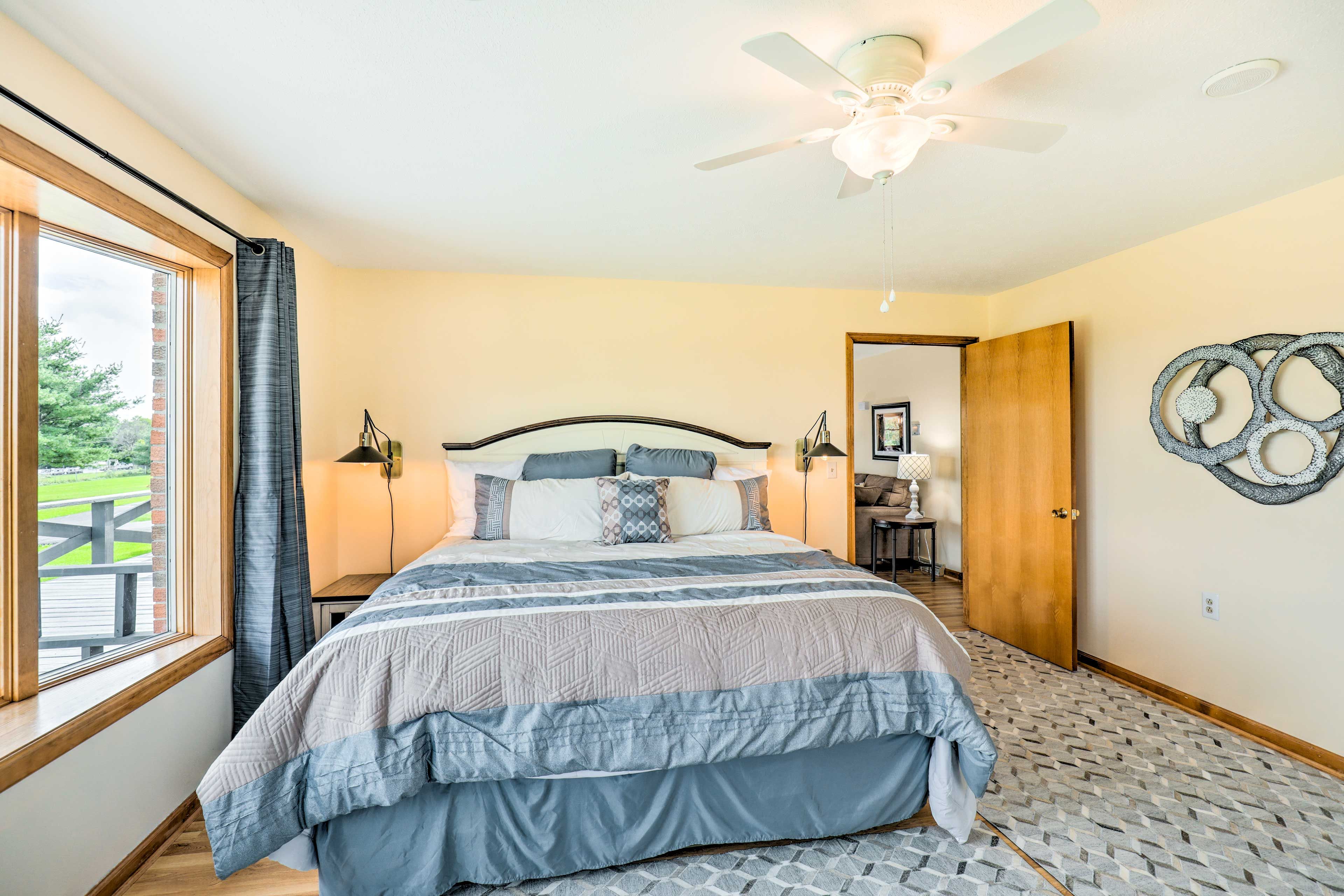 Bedroom 1 | King Bed