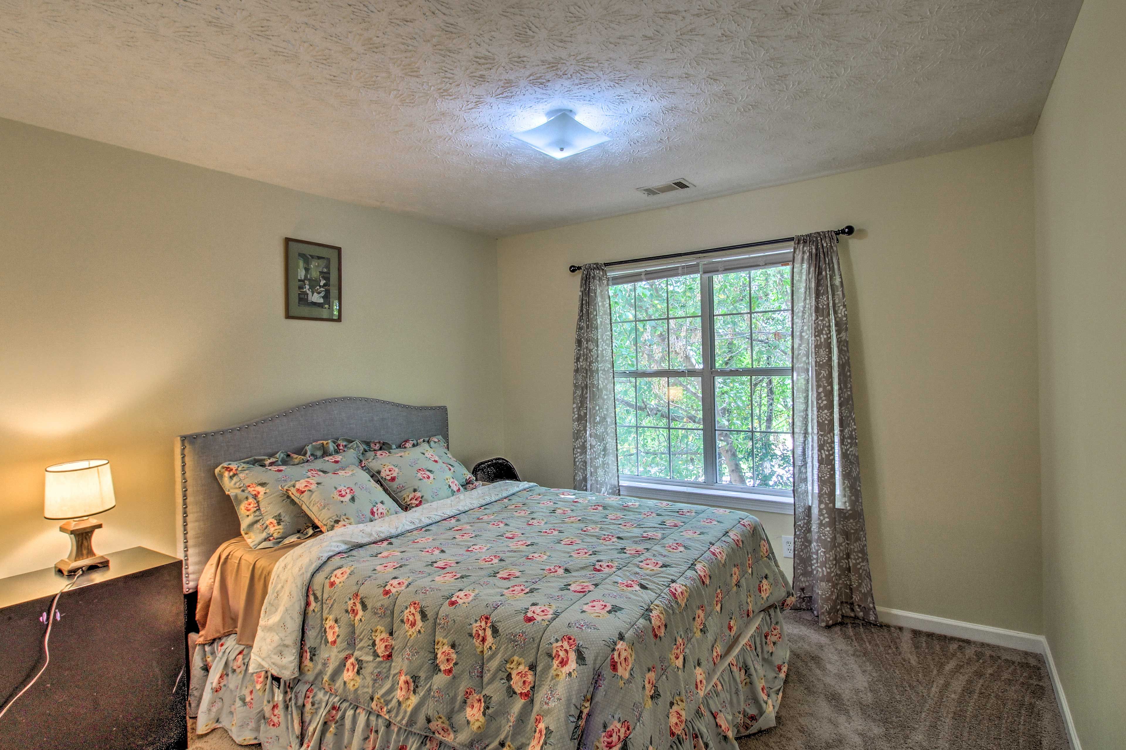 Bedroom 3 | Queen Bed