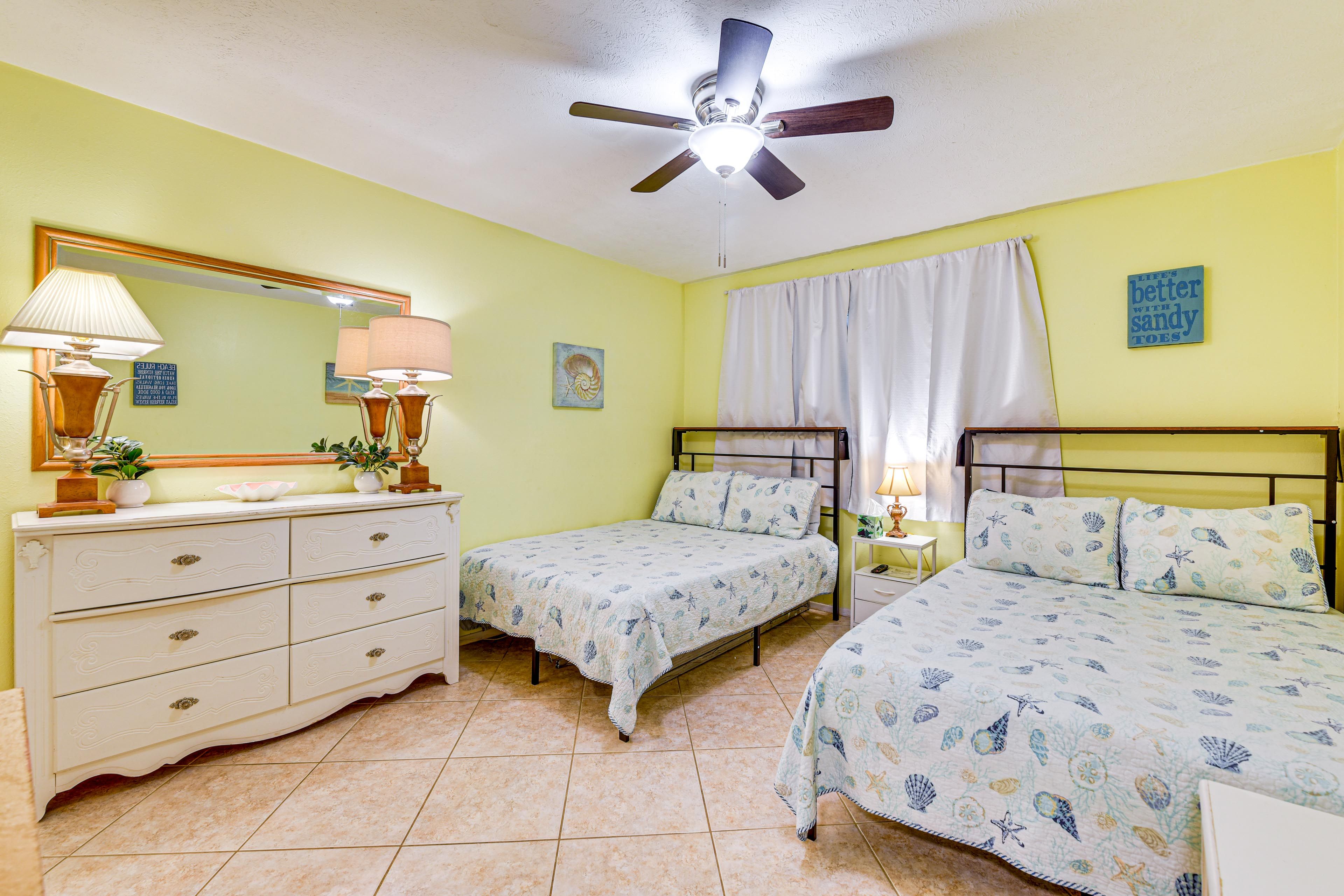Bedroom | 2 Queen Beds | Linens Provided | Flat-Screen Cable TV