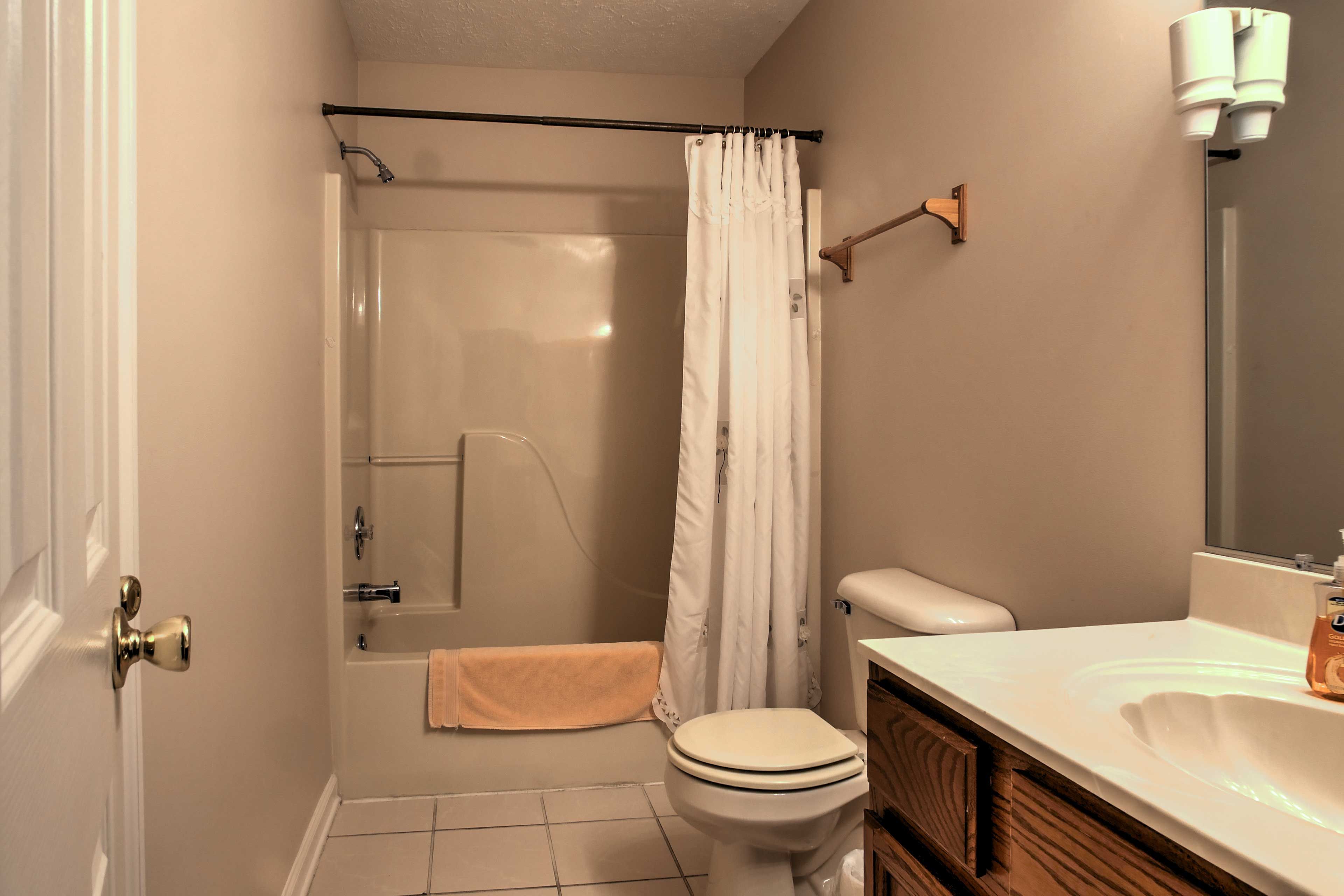 Full Bathroom | Hair Dryer