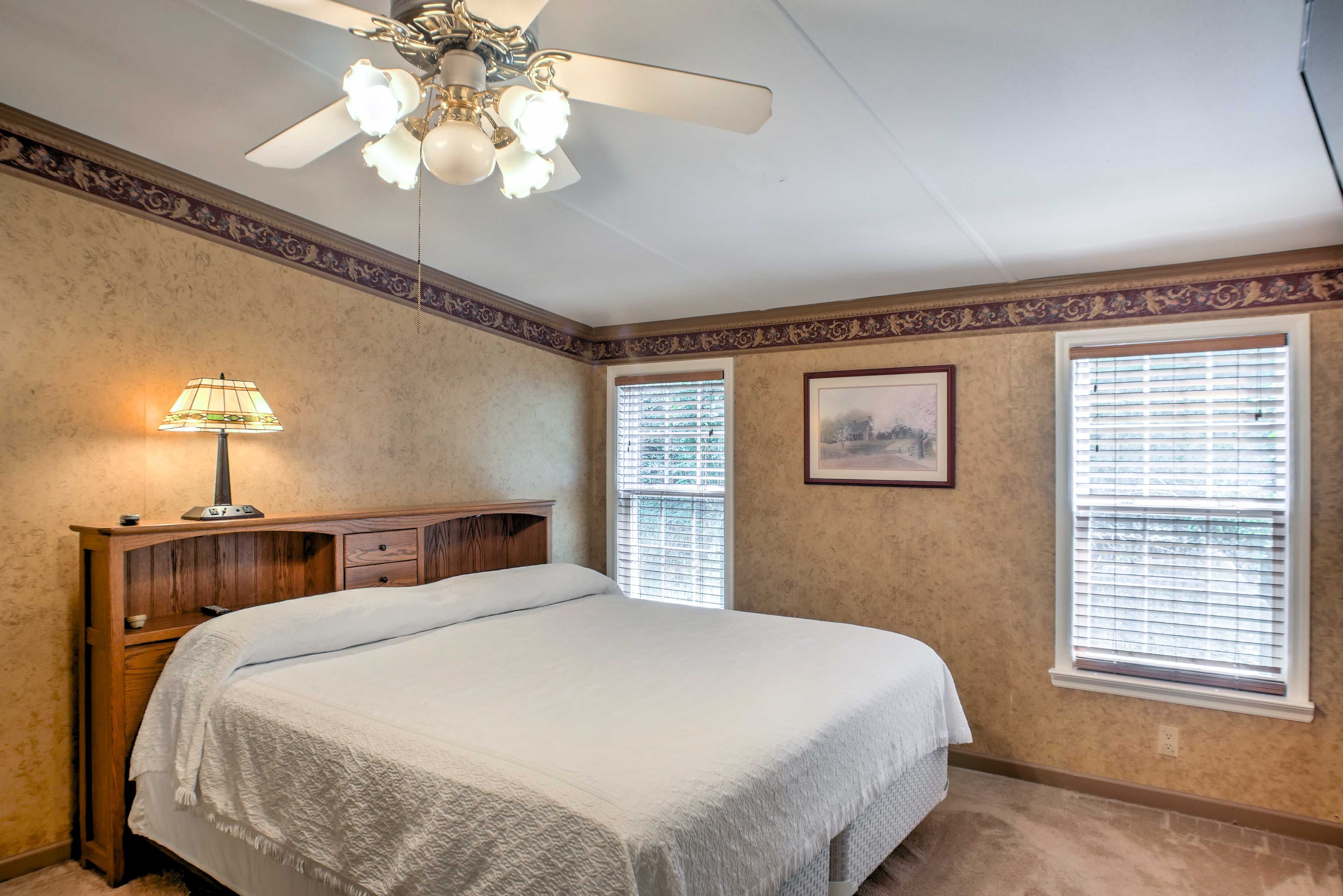 Bedroom 1 | King Bed