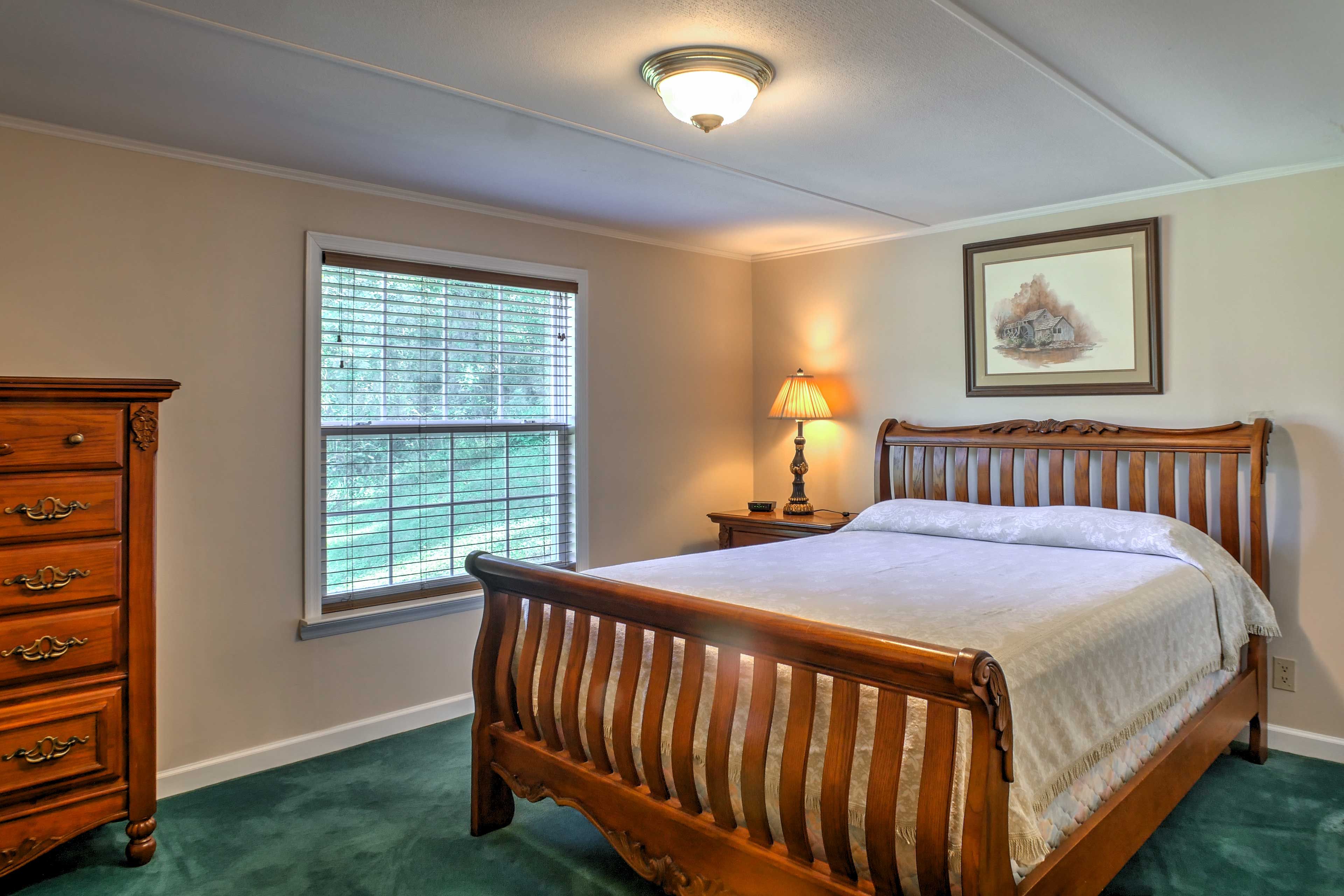 Bedroom 2 | Queen Bed